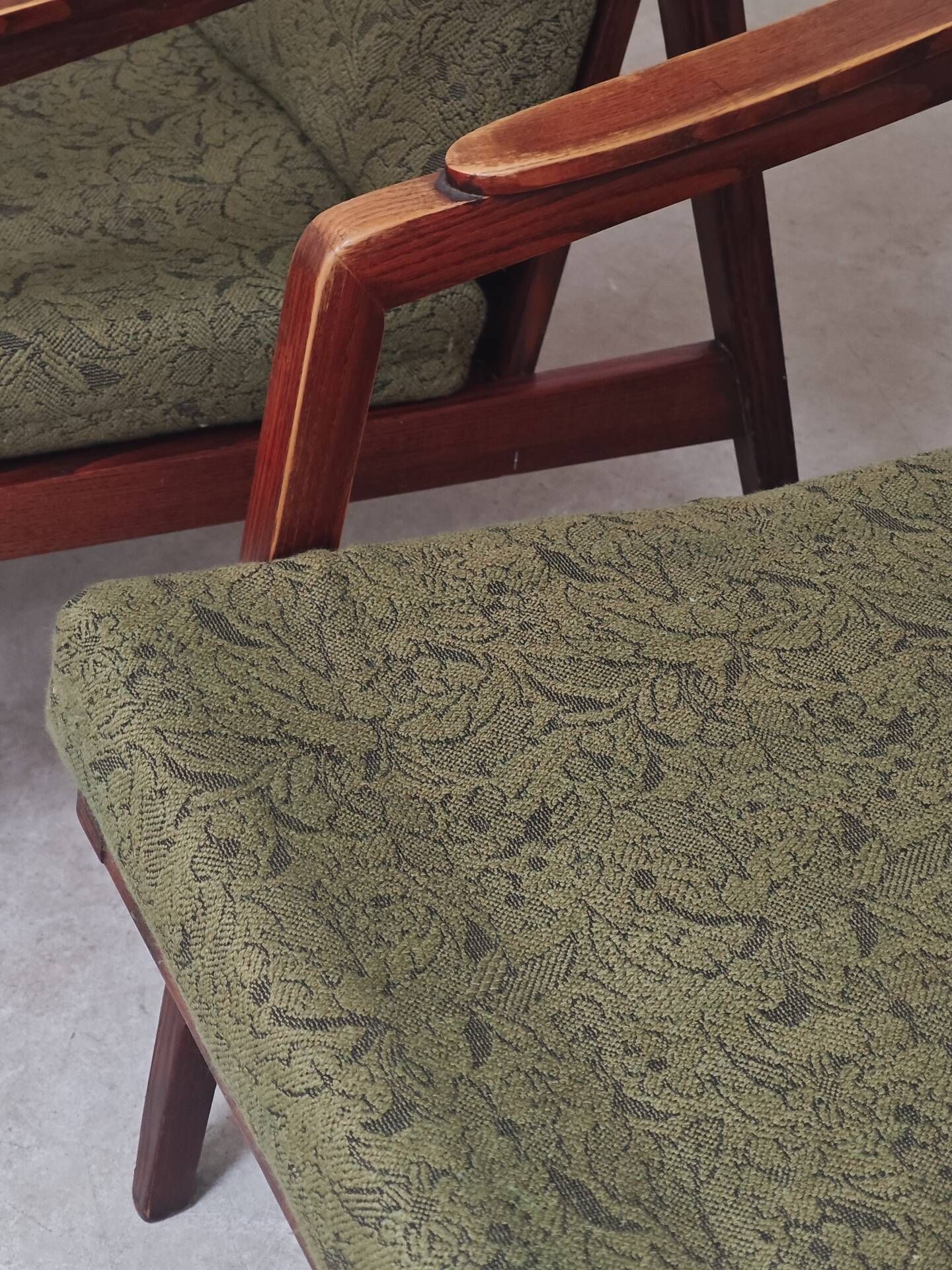 Pair of wooden armchairs Uluv green fabric 1960