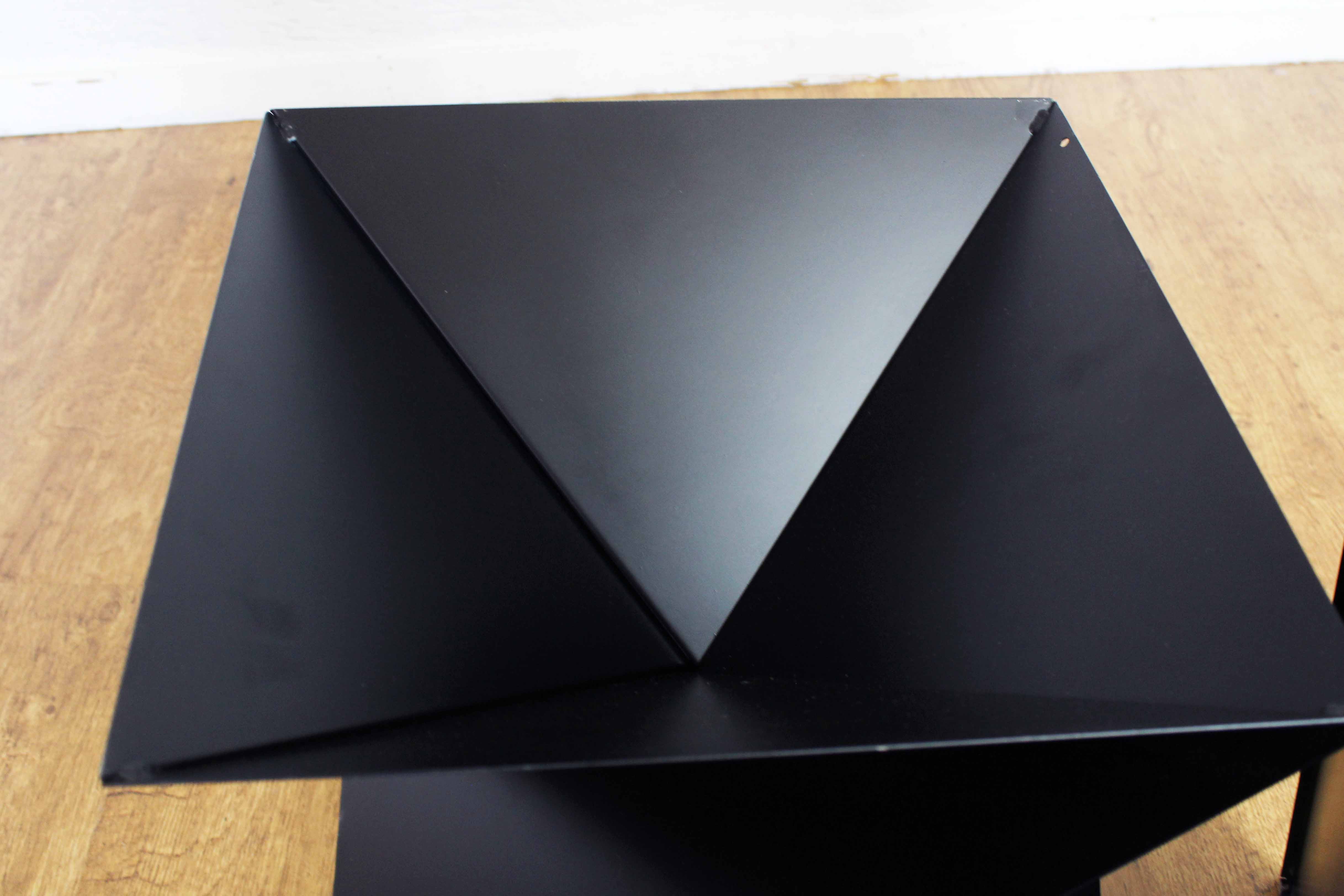 Table basse bout de canapé "origami" 1980