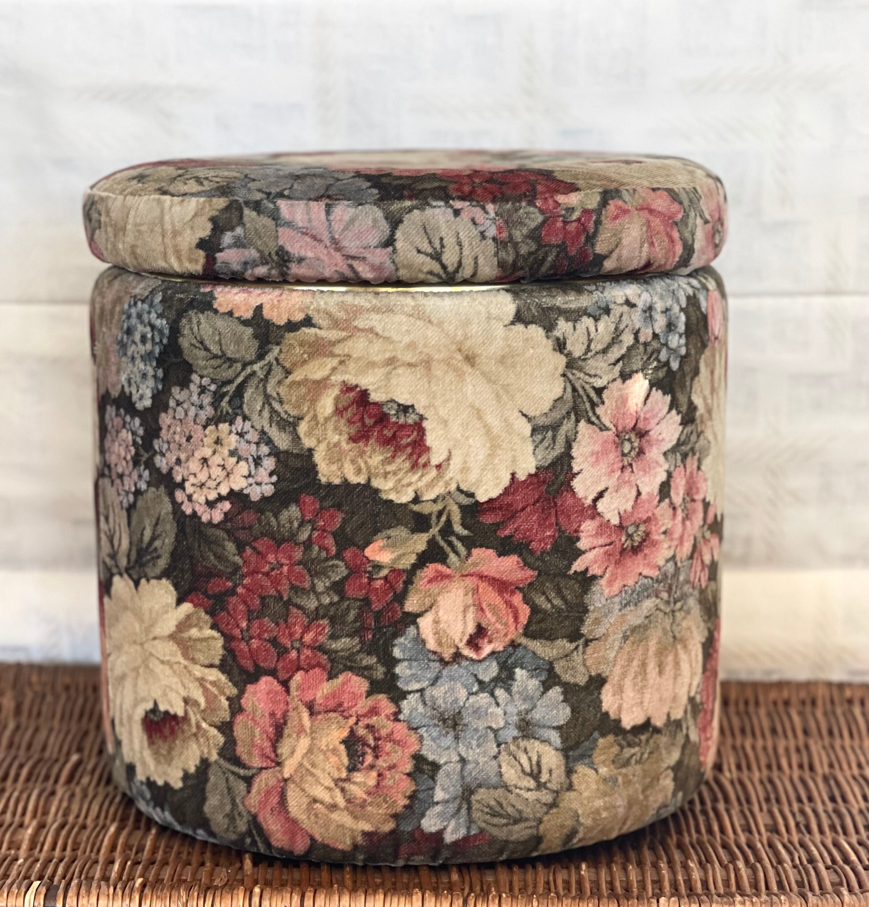 Pouf en velours 1970