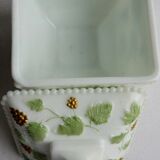 Sugar, white opaline opaline dabsked candy: Golden treils and grapes