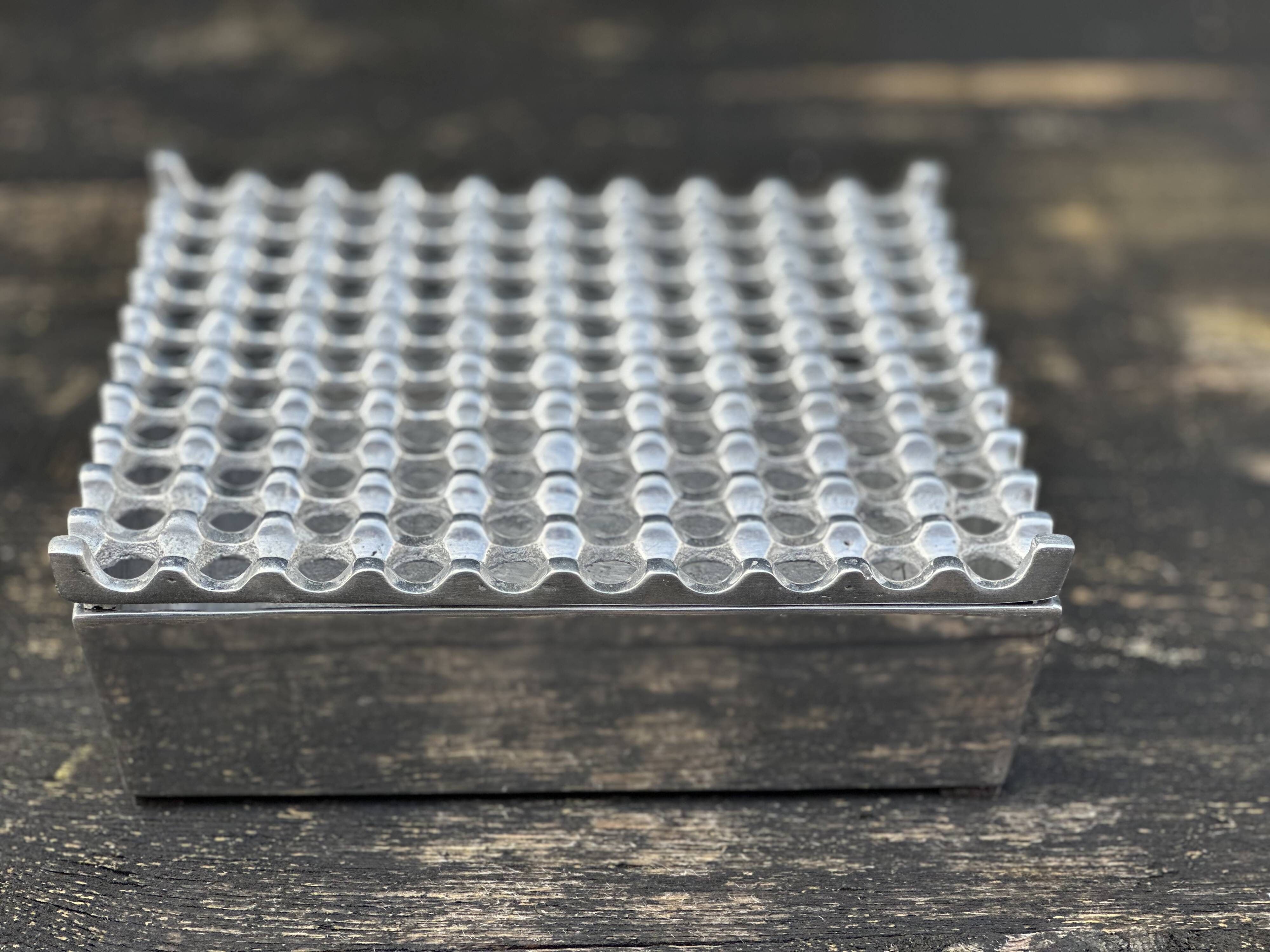 Chrome-plated aluminum ashtray from the 2000s