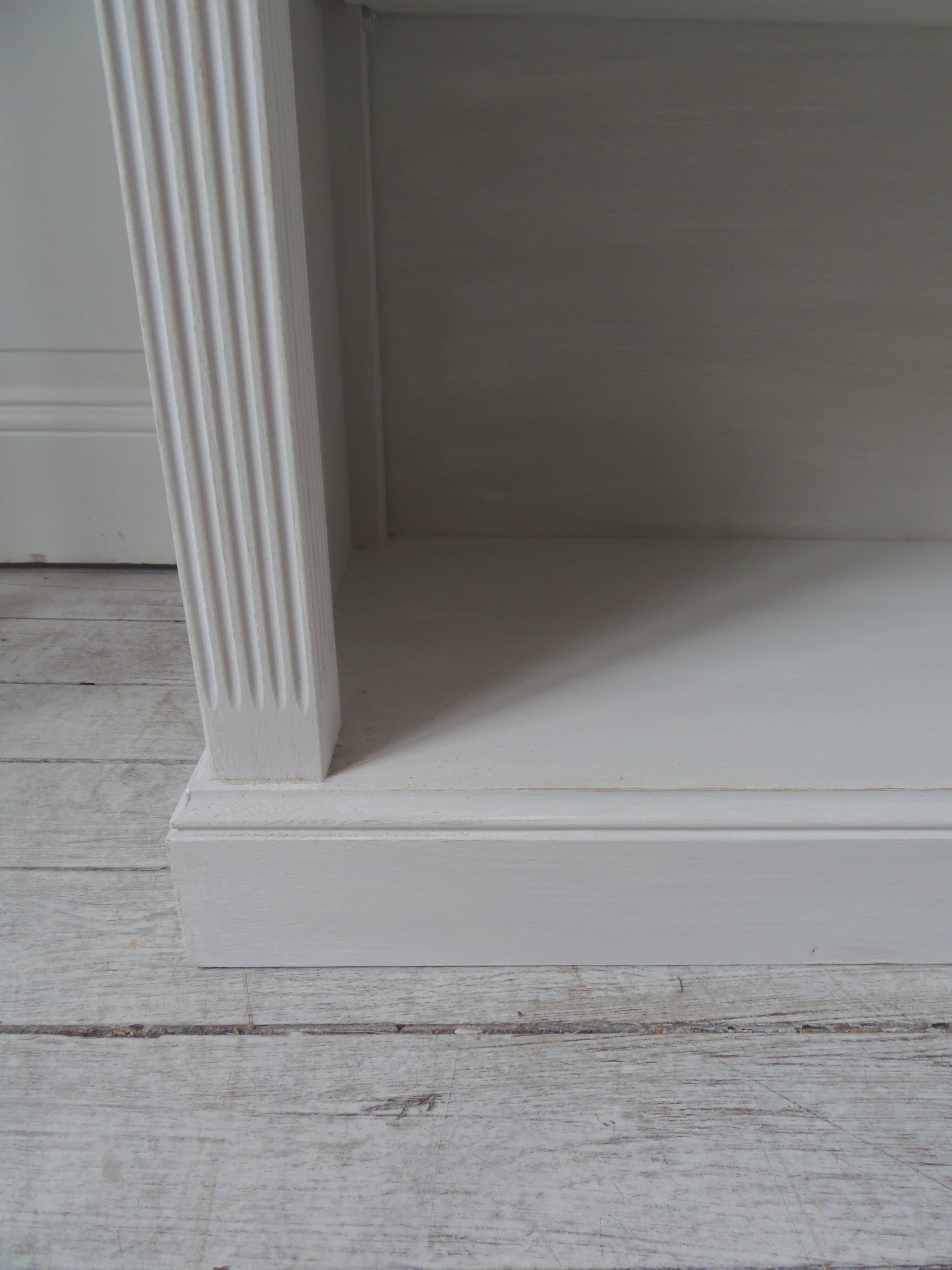 Re-enchanted bookcase in pearl gray, light oak waxed top.