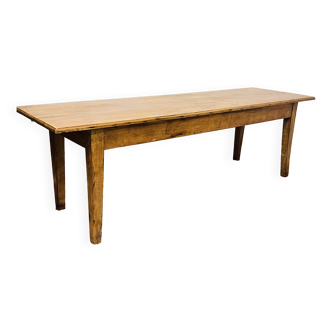 Farm table