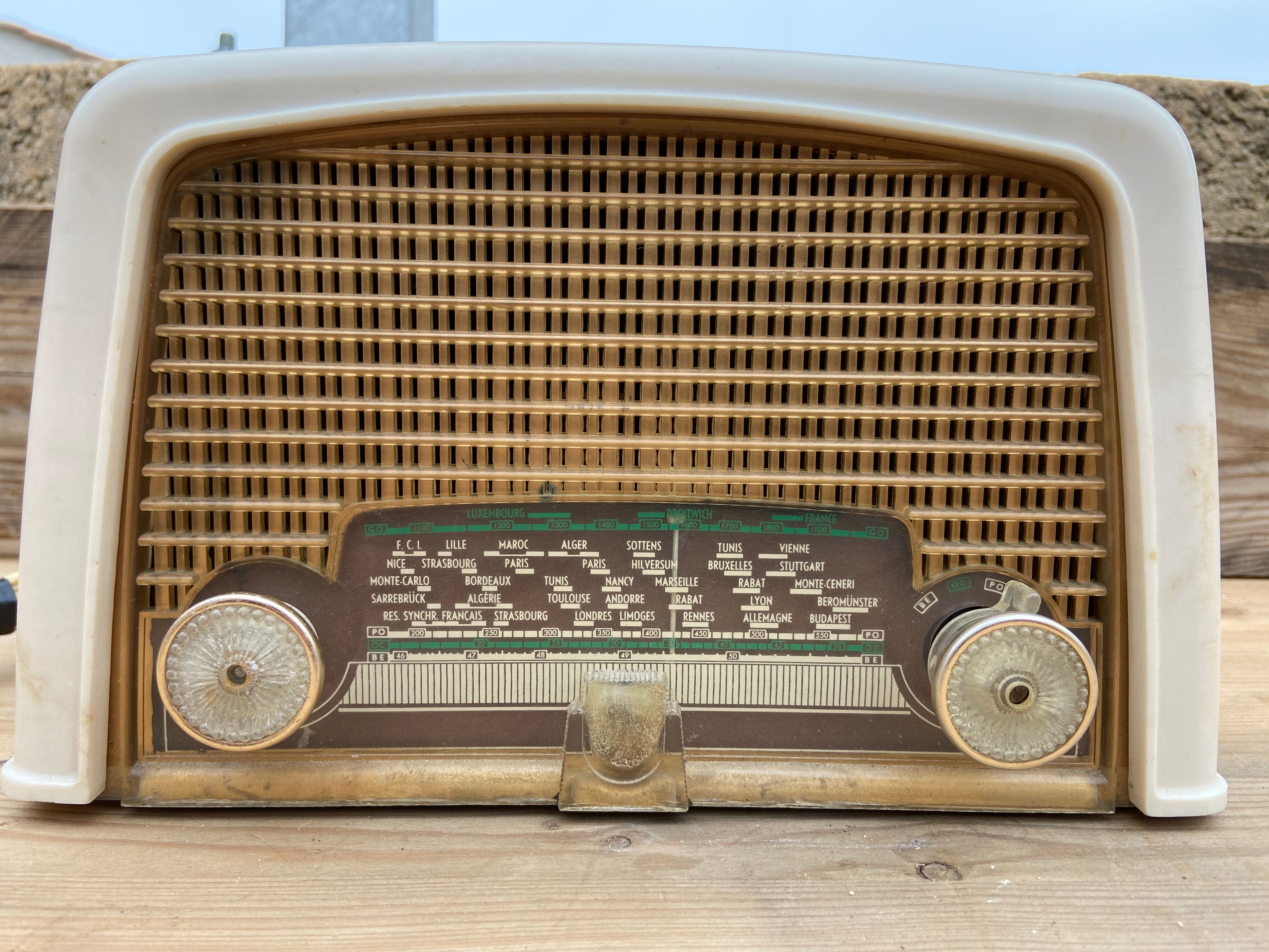 Original vintage radio