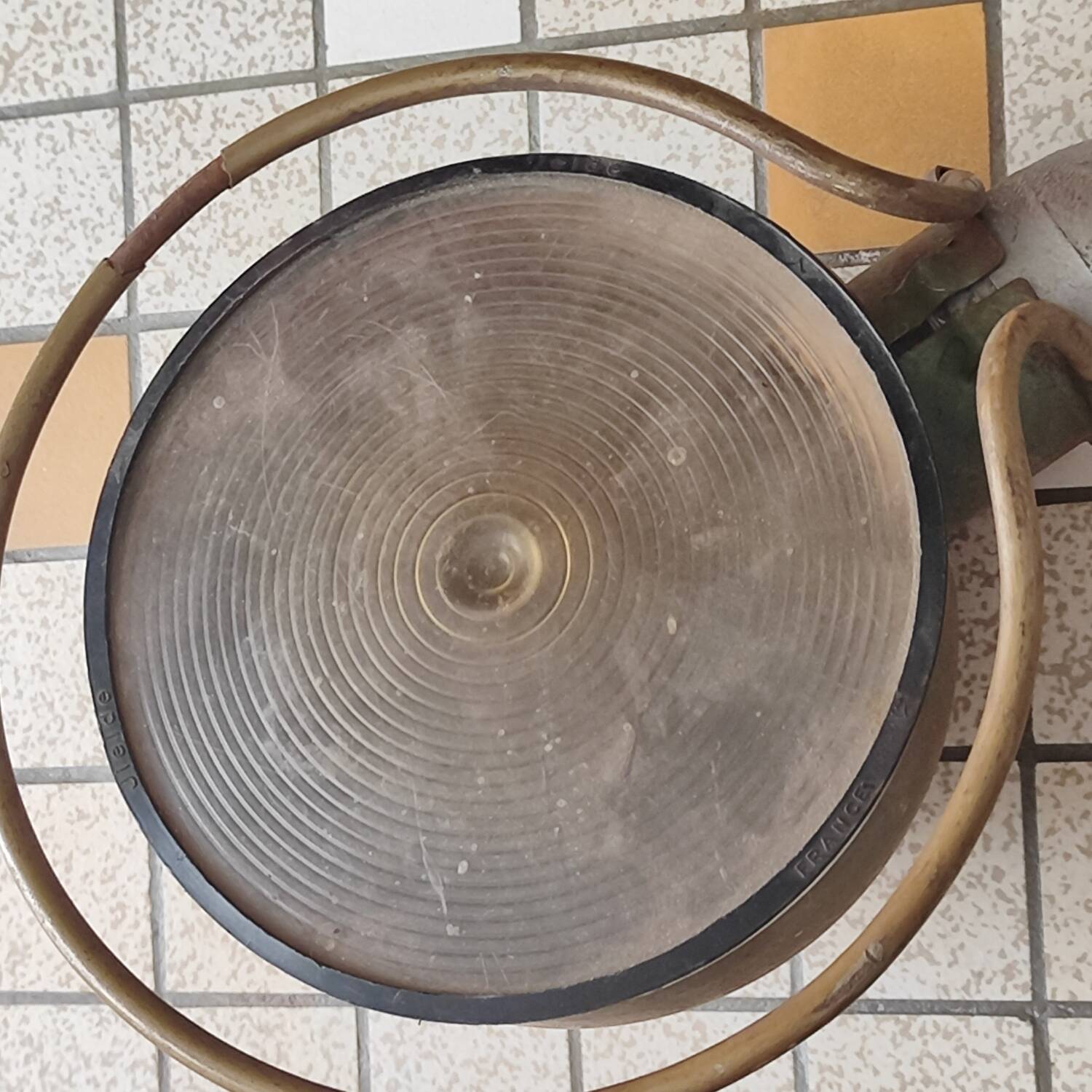 Jielde lamp with Fresnel lens