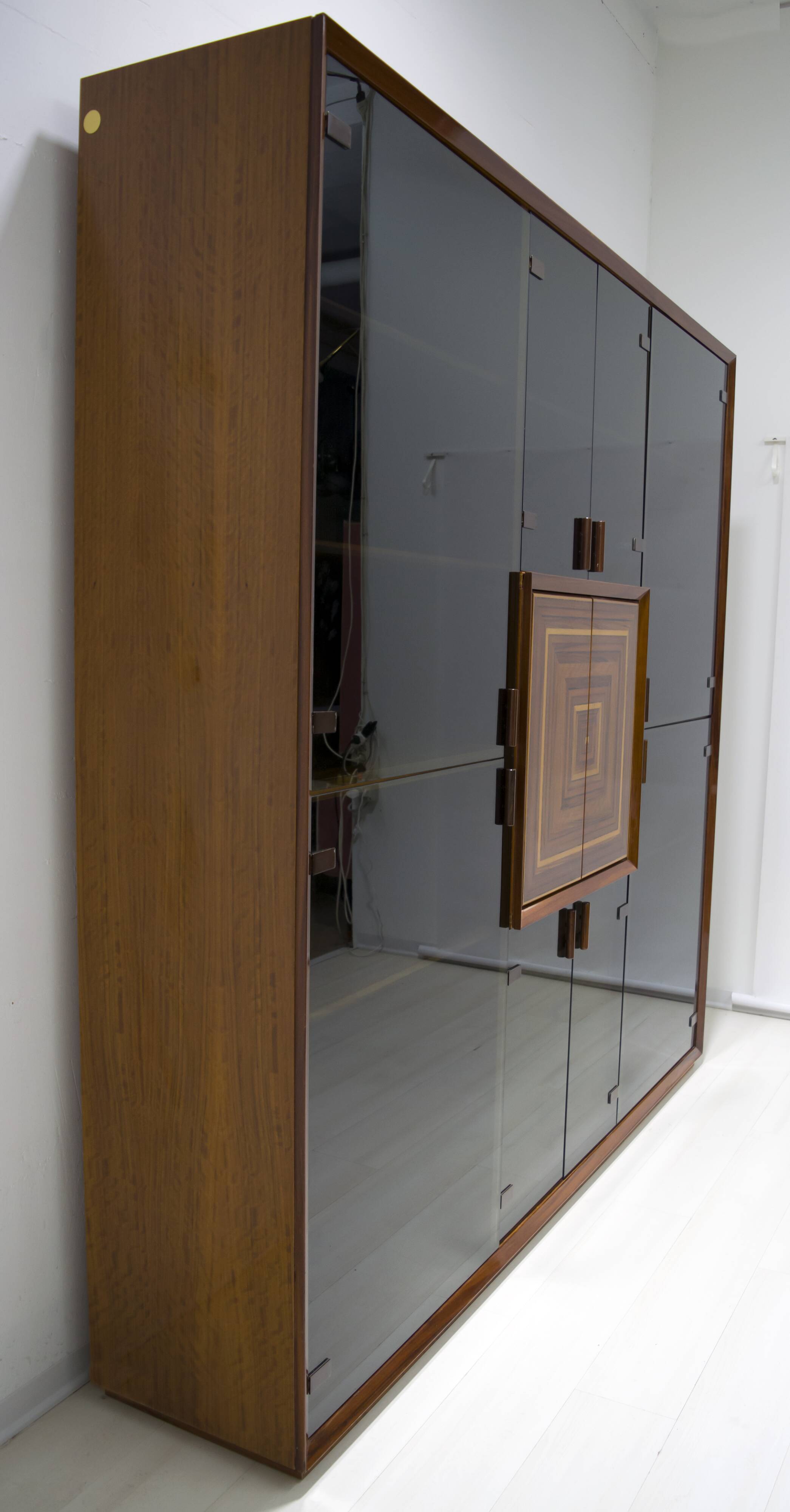 Signed Luciano Frigerio Rare Italian Inlaid Bar Cabinet "Paganini", 1975s