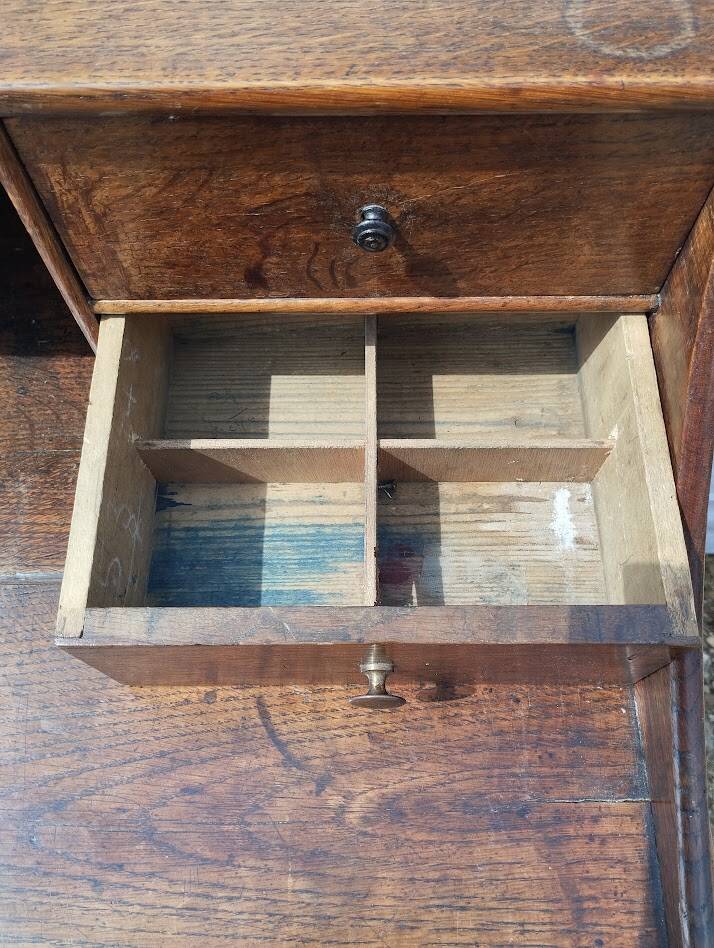 Victorian oak graduated desk – circa 1890-1910.