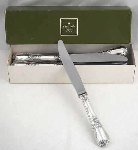 Christofle Marly, 12 silver-plated table knives, in excellent condition.
