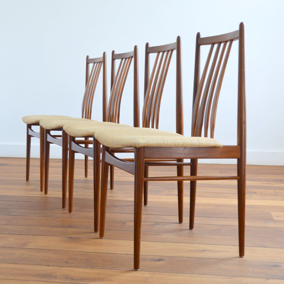 Suite of 4 Scandinavian dining chairs 1960s