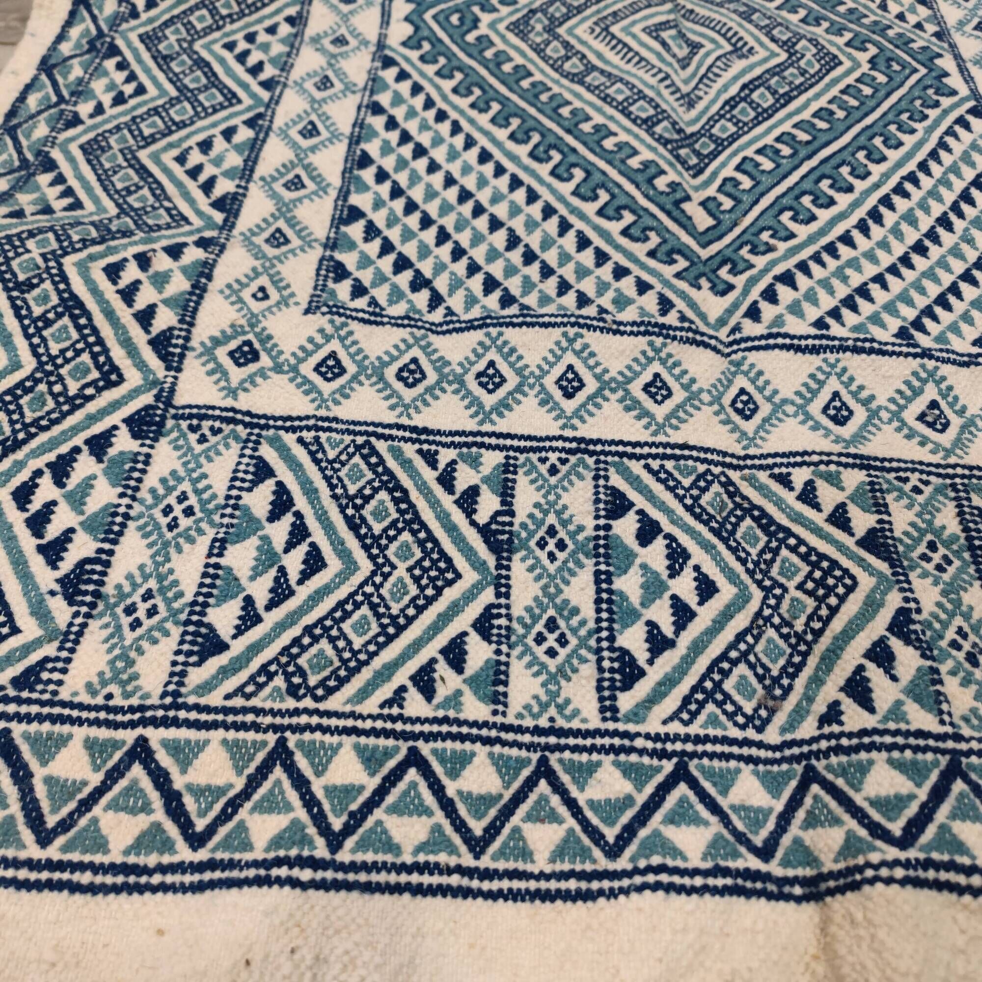 White and blue margoum rug hand-woven in natural wool