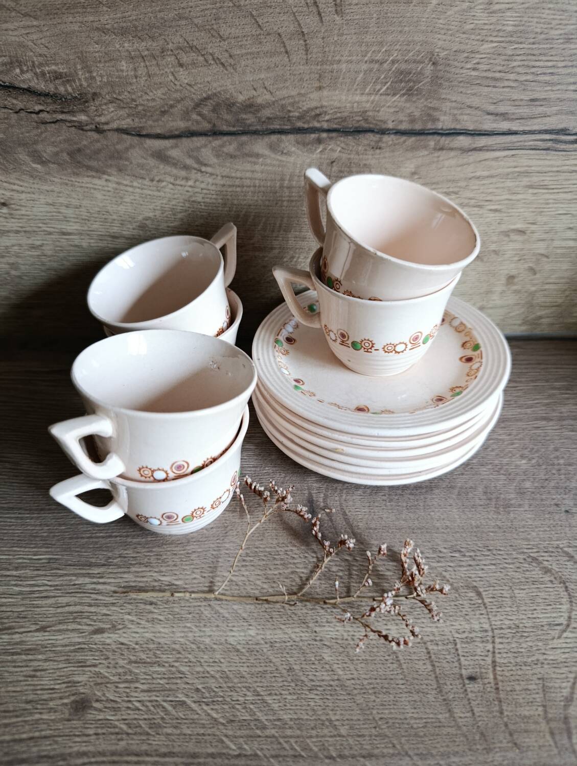 6 tasses et sous-tasses rose modèle Betty faïenc. de Longwy 1930