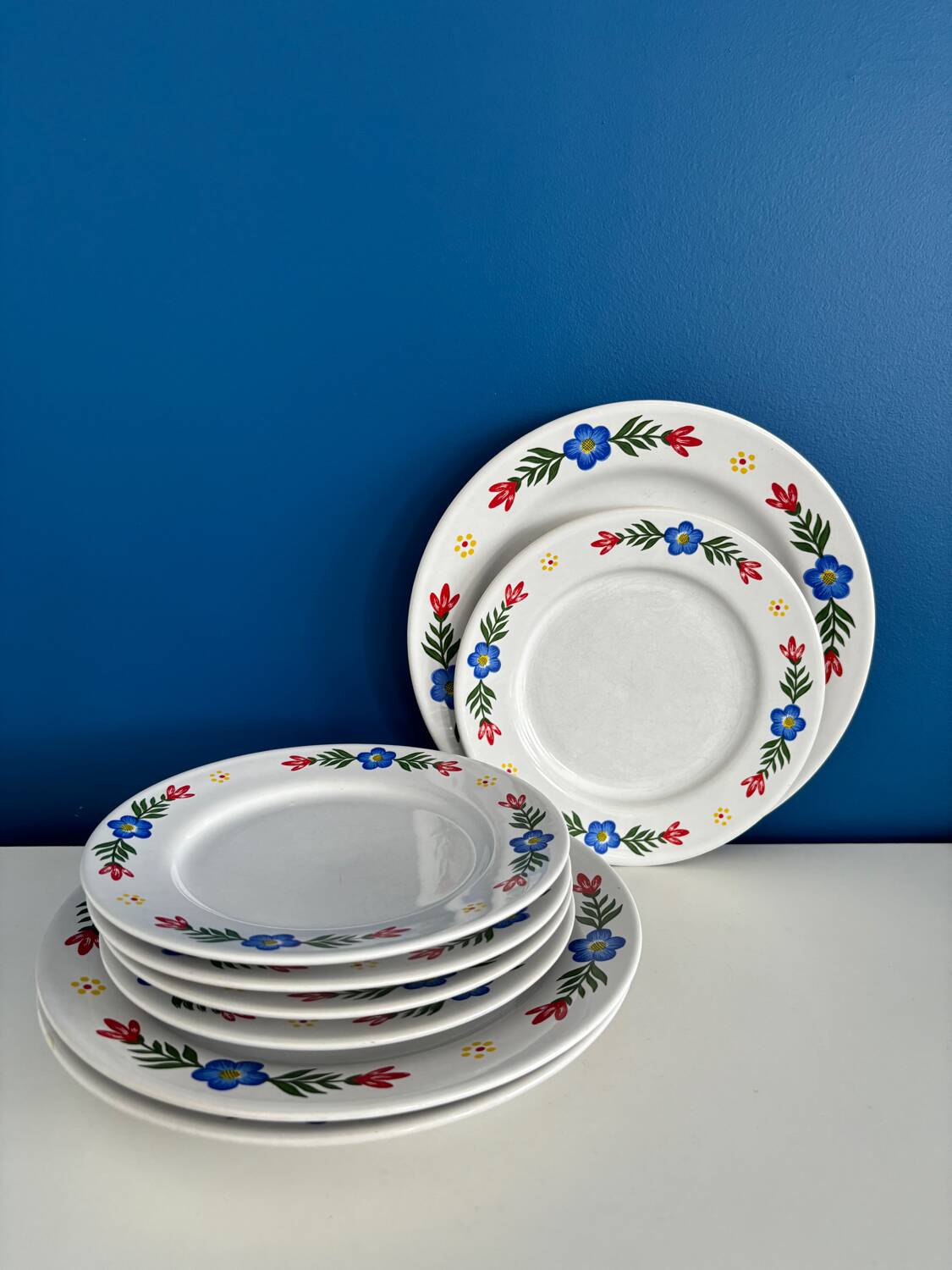 Set of 3 flat plates and 5 dessert plates with flower decoration, Tulowice Poland