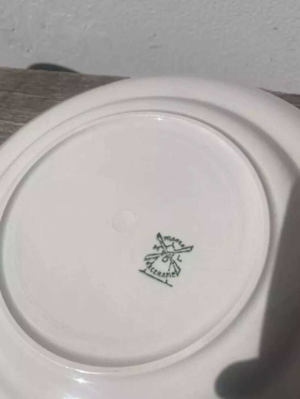 7 ironstone plates Moulin des loups tiles