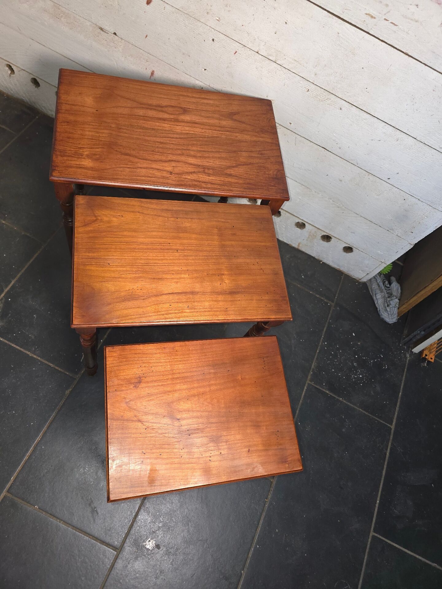 Nest of tables in cherry wood