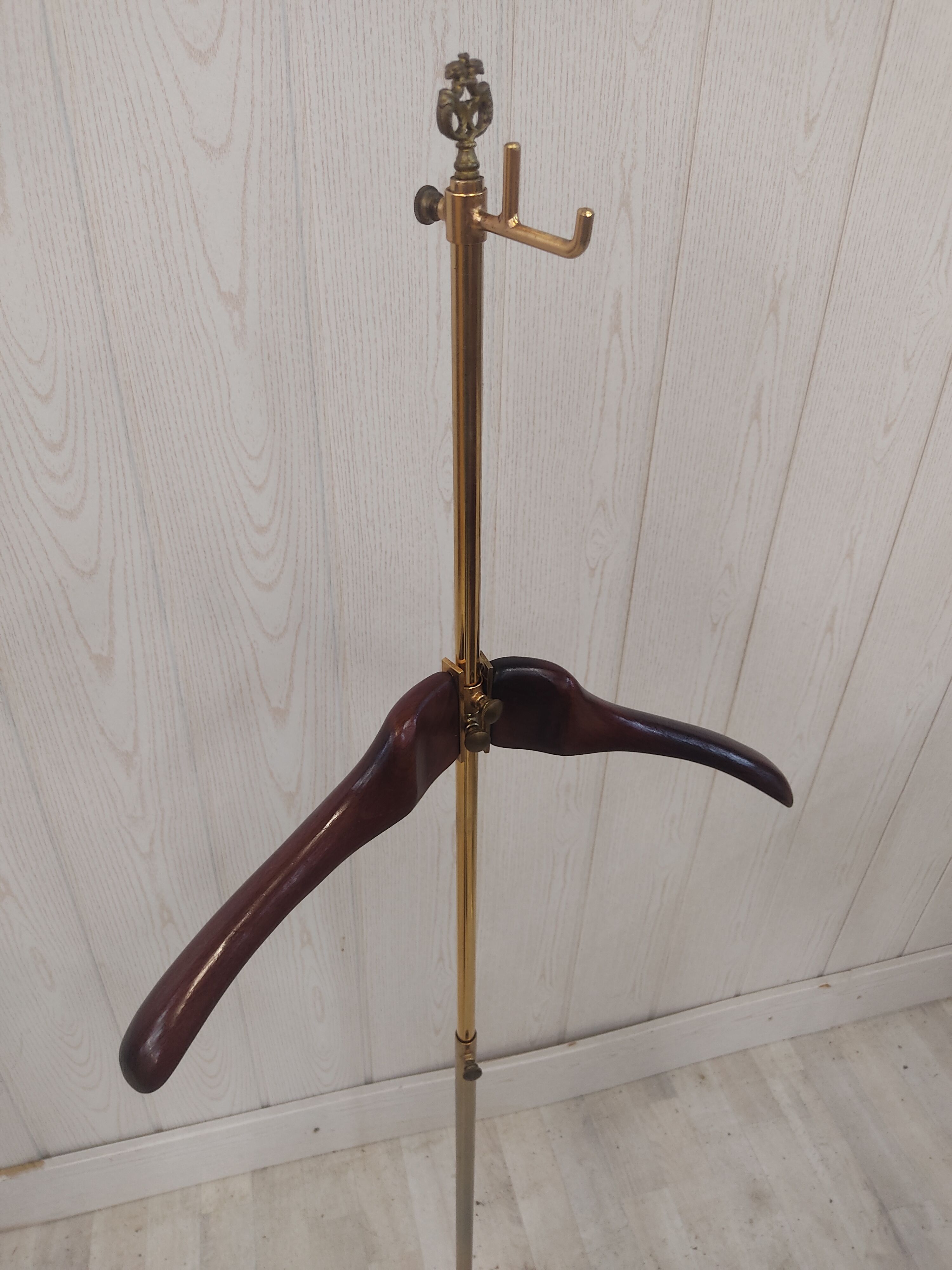 Brass and wood chamber valet