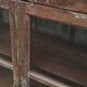 Armoire ancienne vitrée en bois avec fond métal