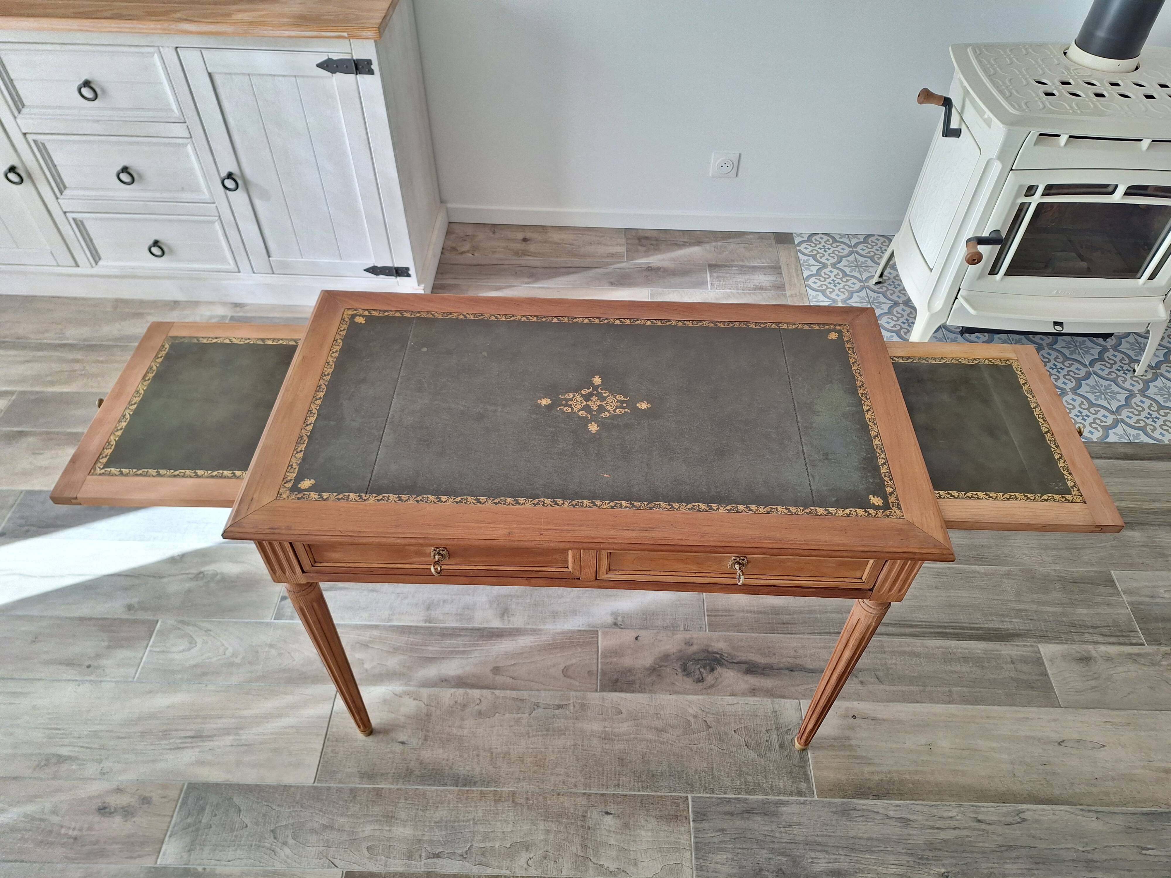 Extendable desk in solid wood in Louis XVI style