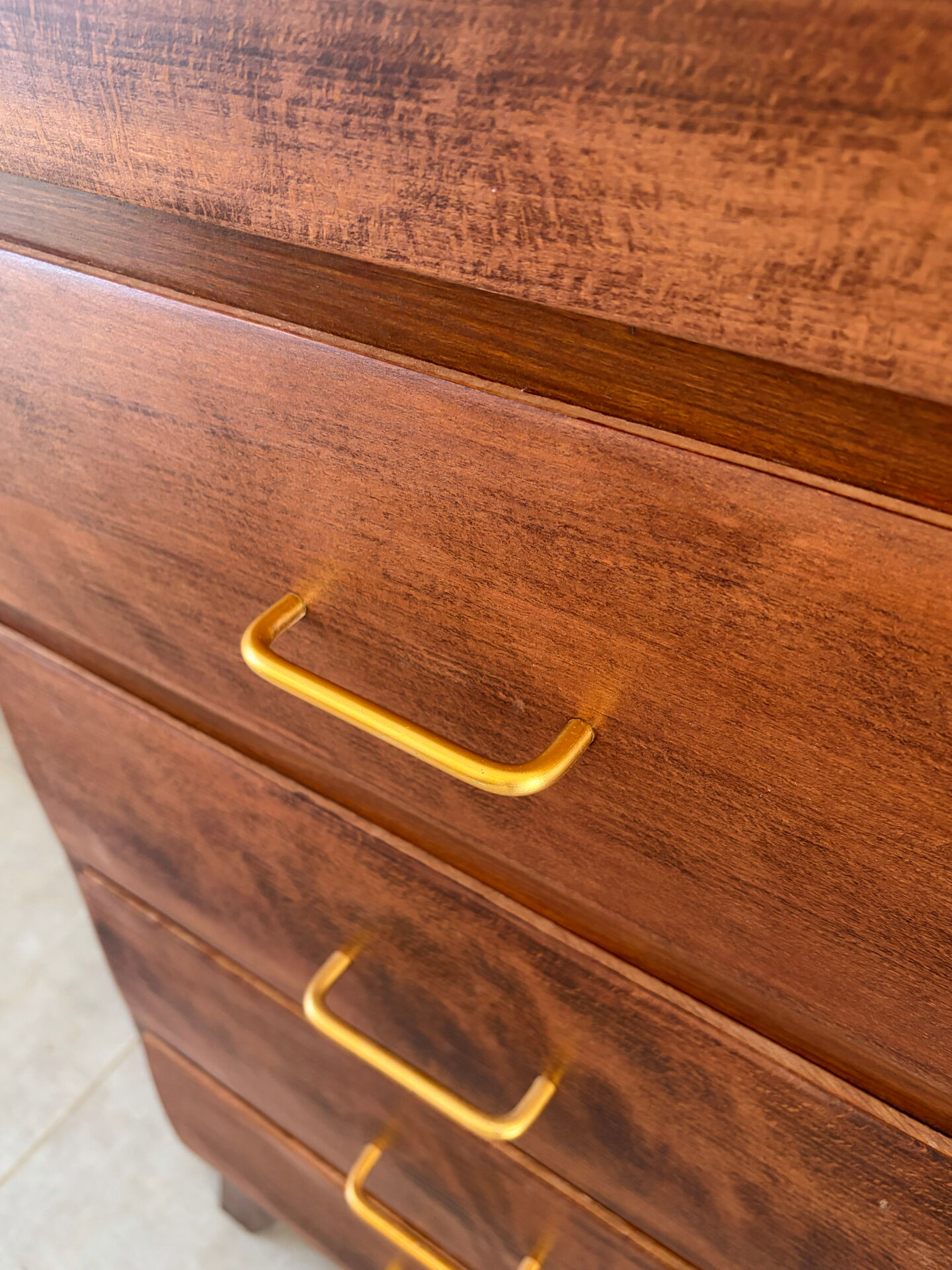 Vintage chest of drawers/commode from the 1960s.