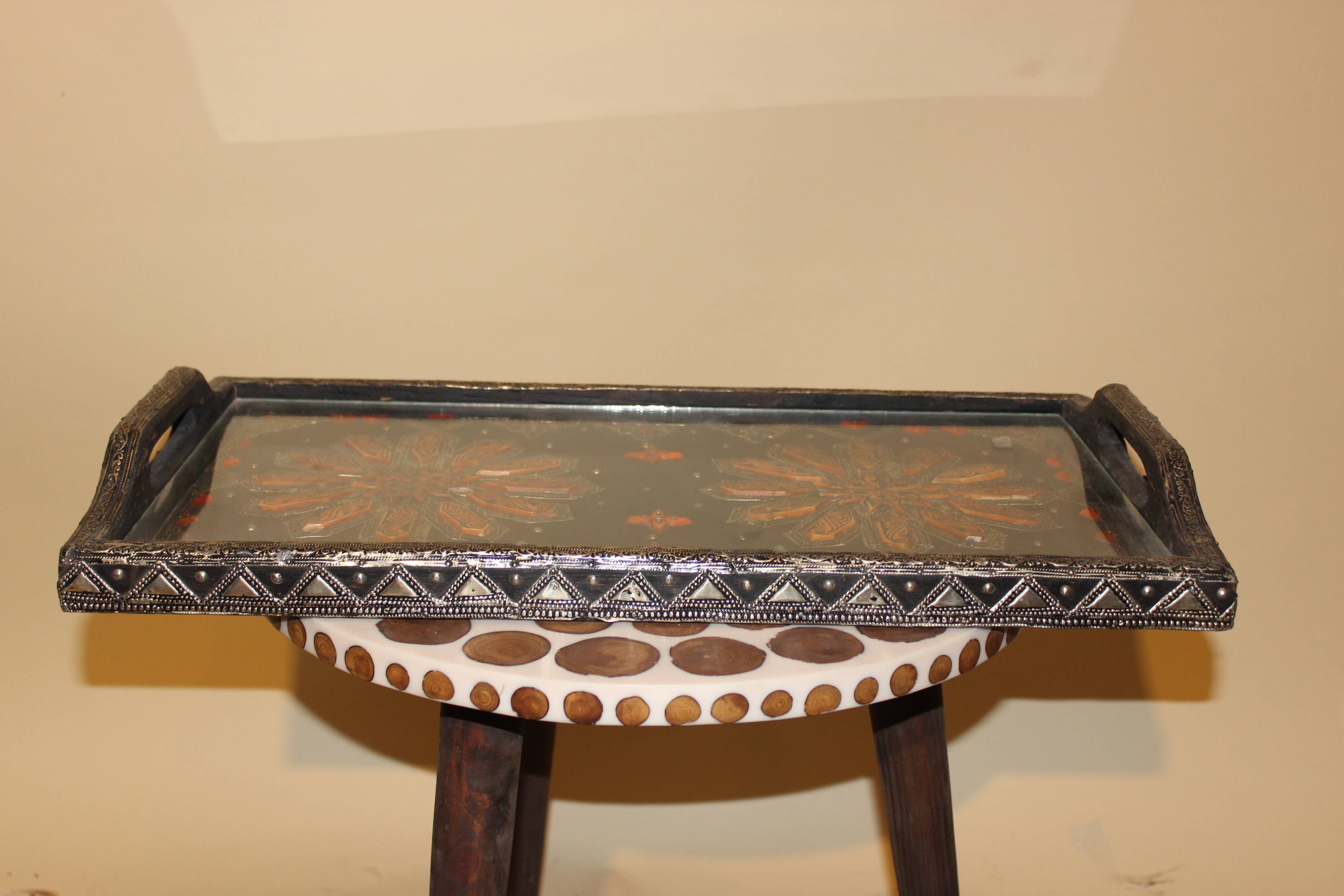 Tray to serve
