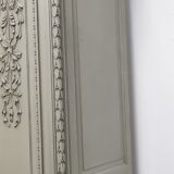 Armoire 3 portes, 3 tiroirs de style Louis XVI patiné
