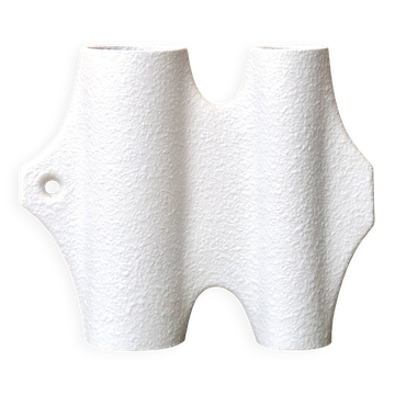 Vase blanc sculptural en porcelaine Sgrafo Modern de Peter Muller