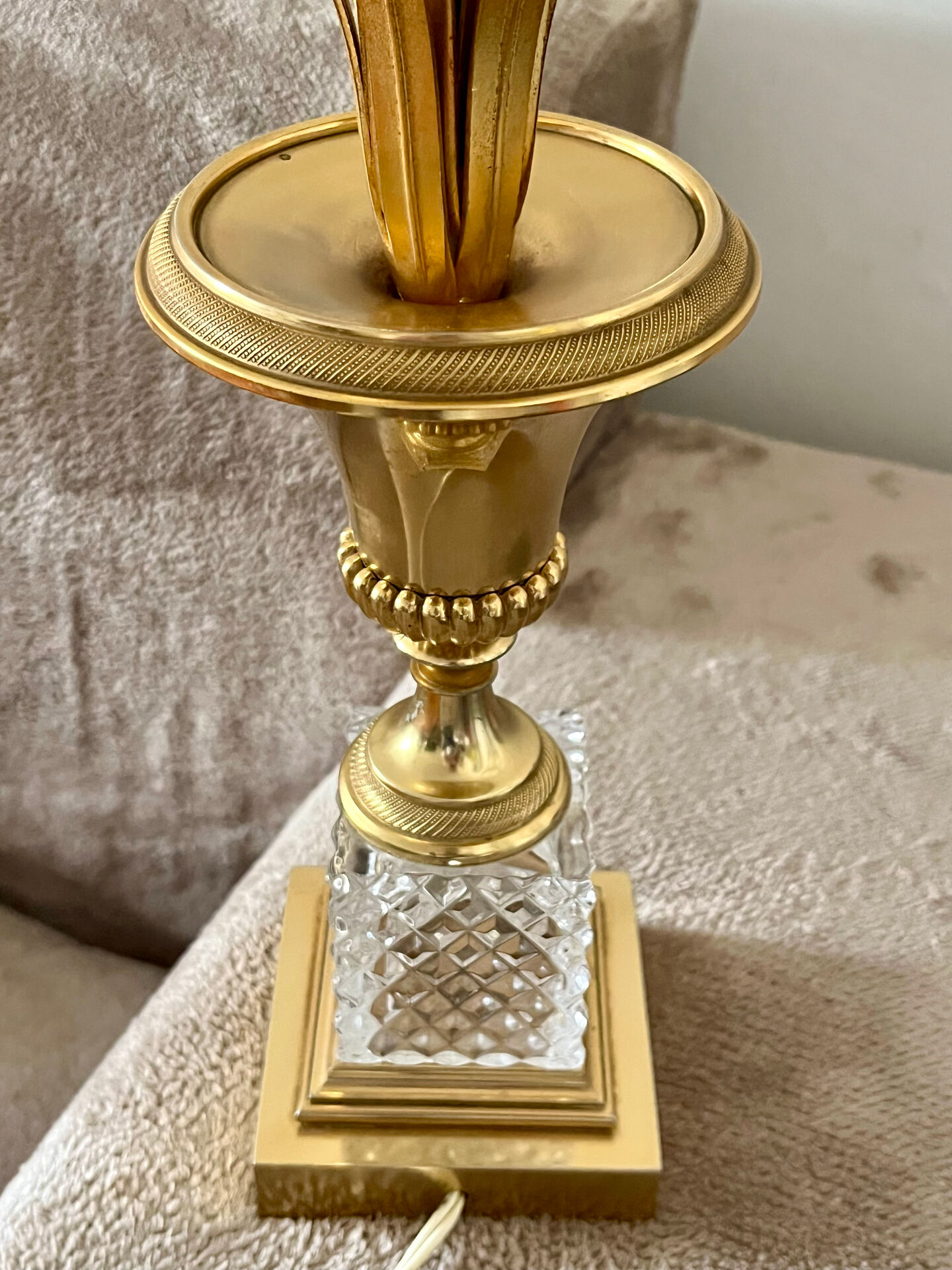 Table lamp