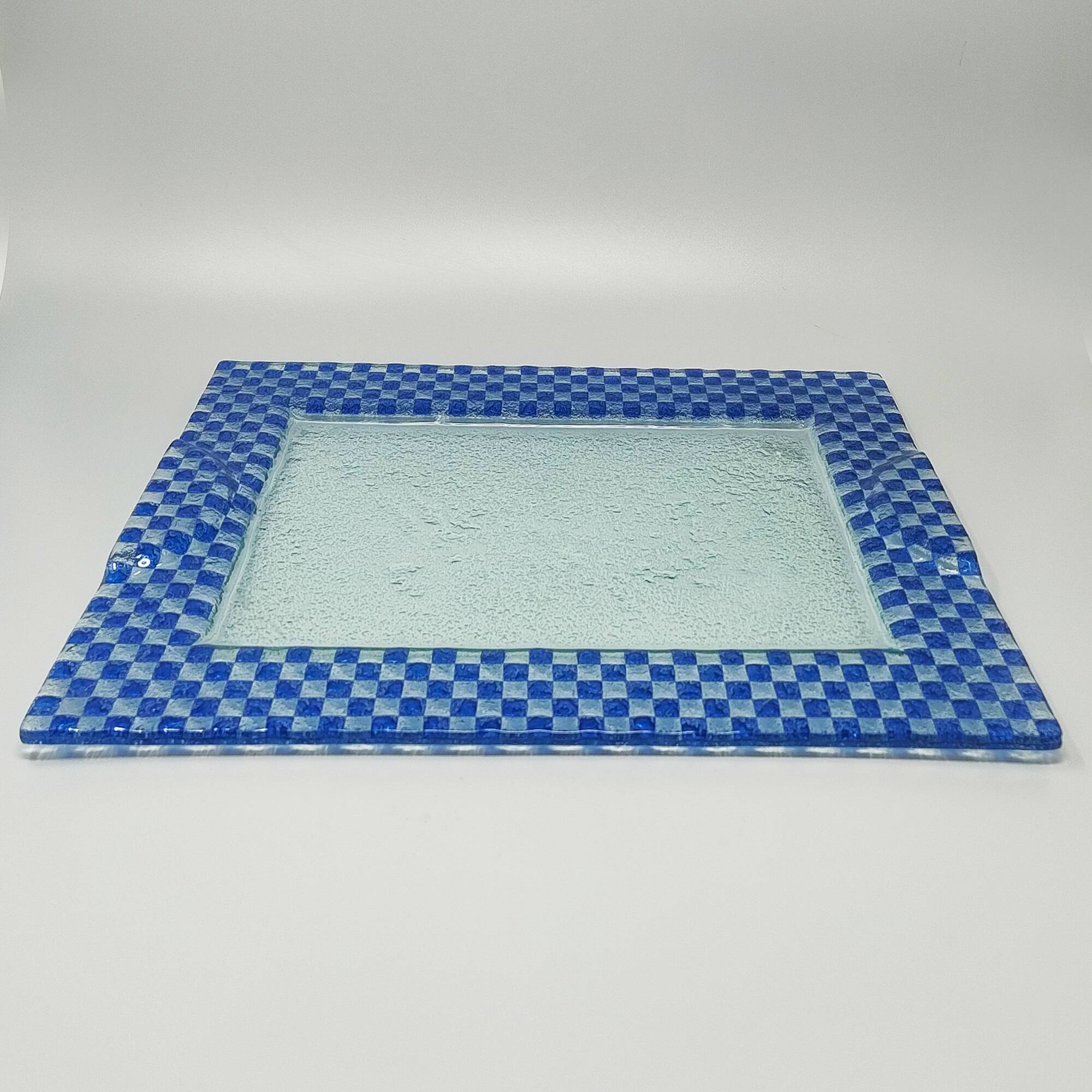 1970s Astonishing Italian tray by Albatros in Murano glass.