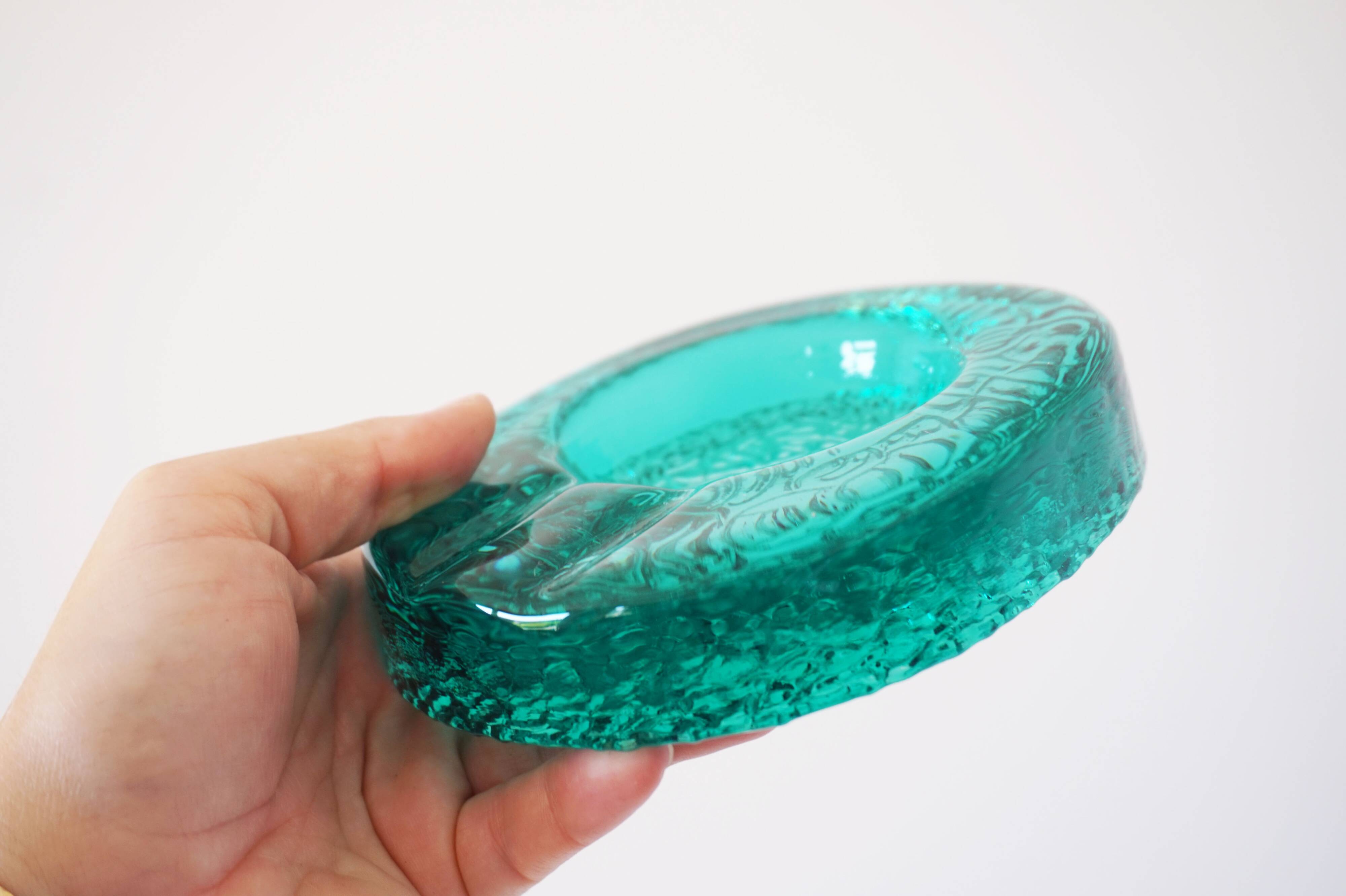 Turquoise annealed glass pocket empty