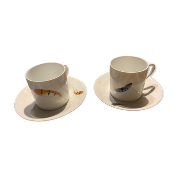 Deux tasses en porcelaine monastiques
