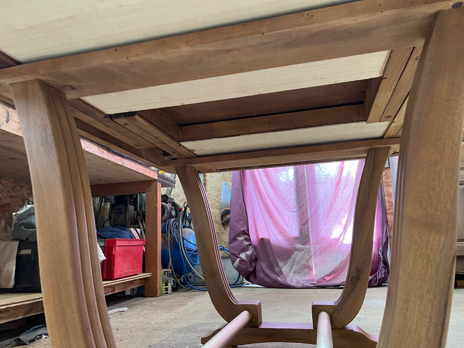 Art Deco table with extensions.