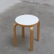 Paire de tabourets 'E60' par Alvar Aalto pour Artek, 1933
