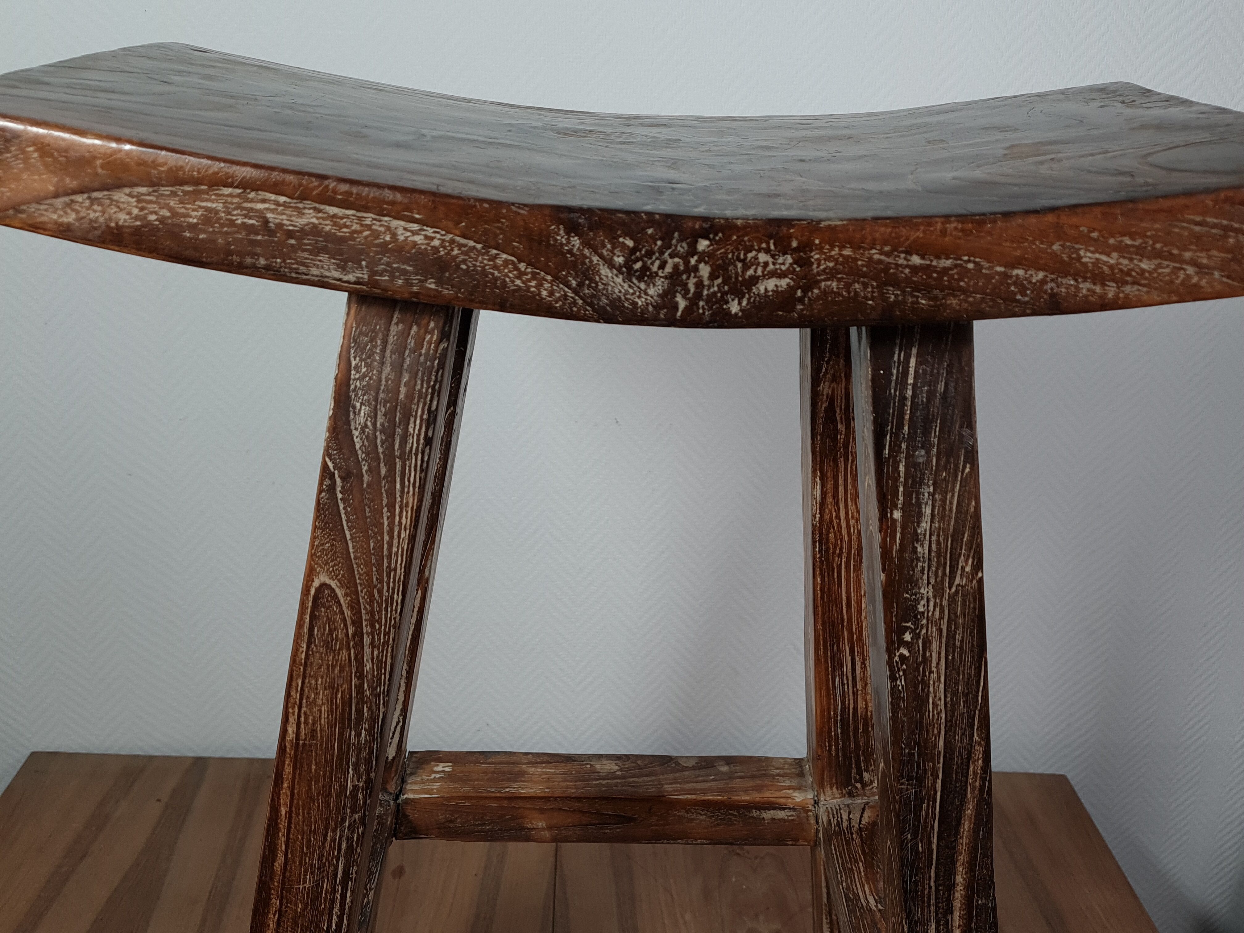 Pair of bar stool in cerused teak beautiful patina 74x50x26 cm.