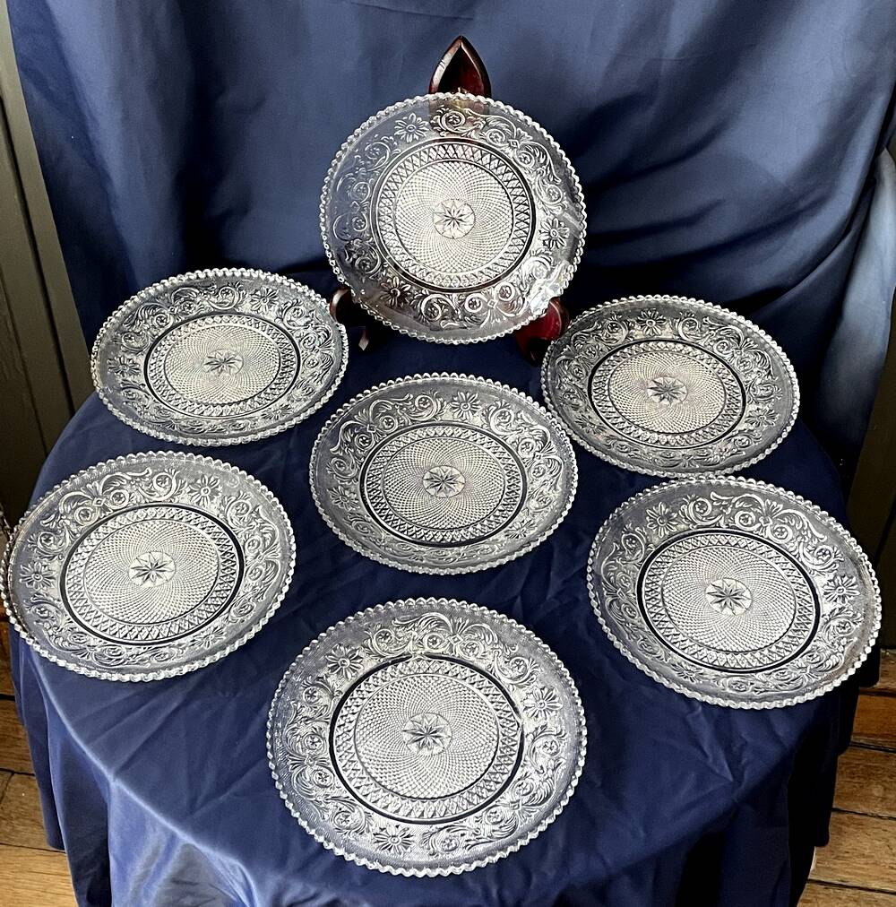 SET OF 7 DESSERT PLATES IN BACCARAT CRYSTAL ARABESQUE MODEL