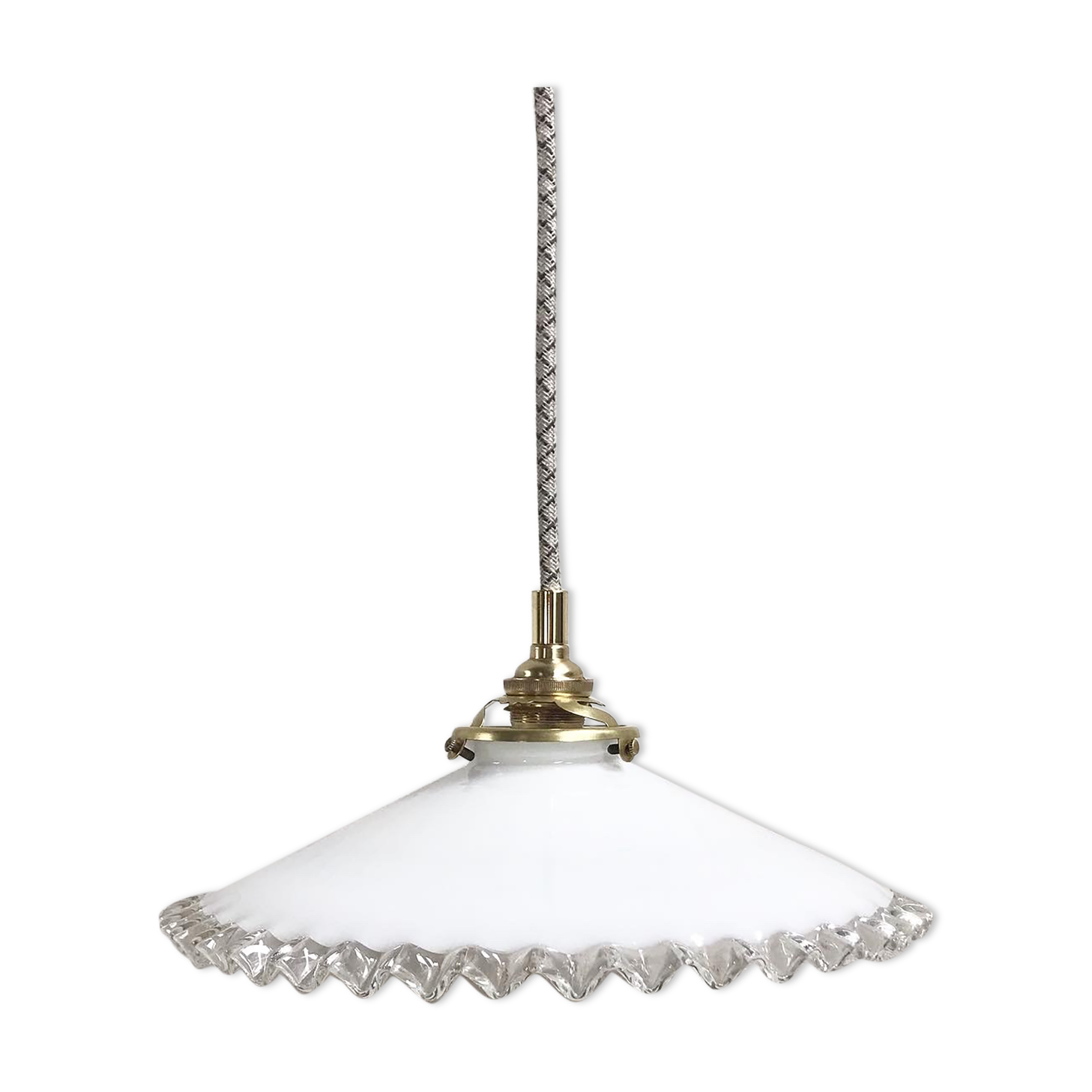 Serrated opaline suspension