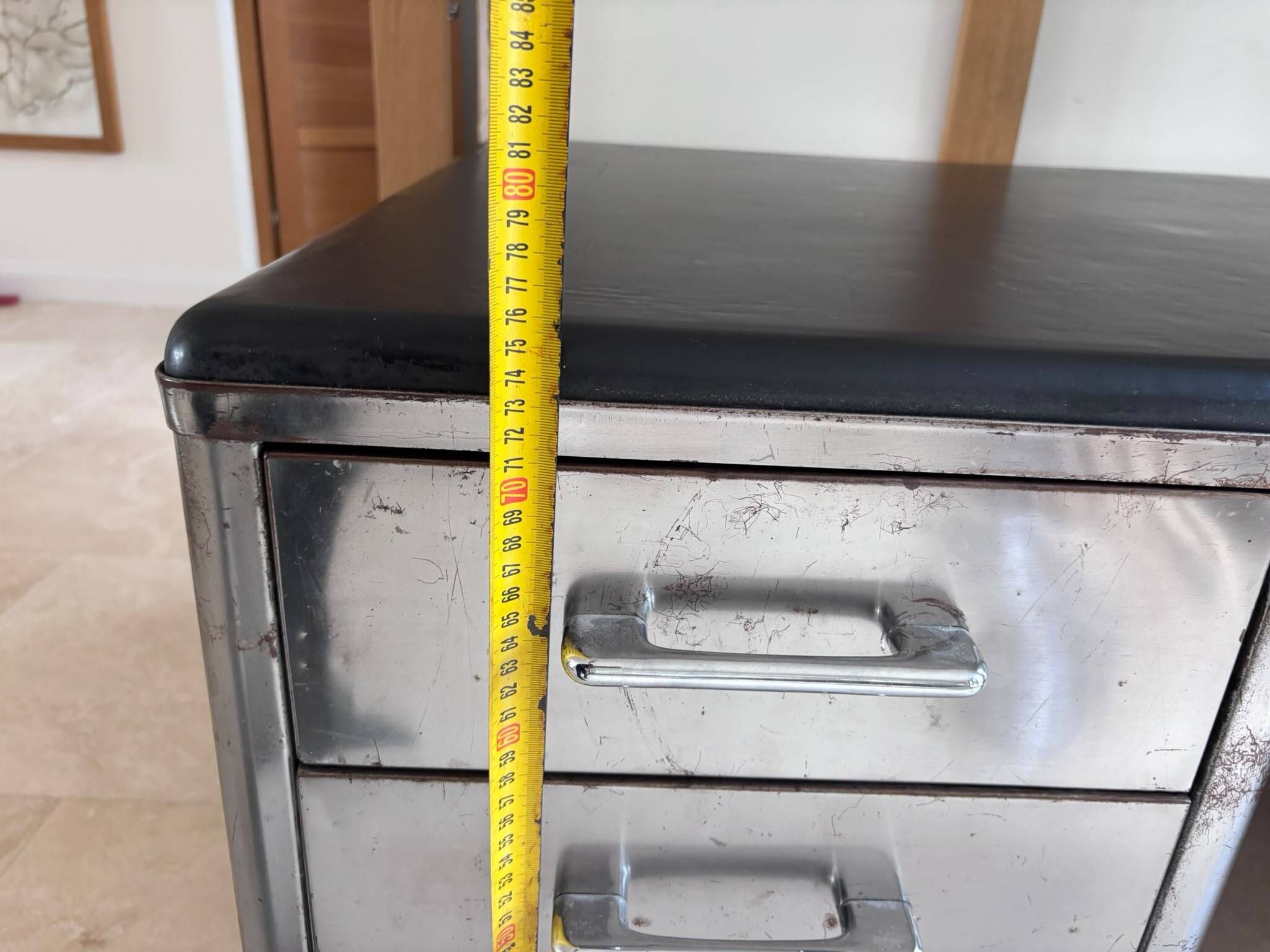 Bureau industriel vintage des années 50 – double caisson, 7 tiroirs, métal