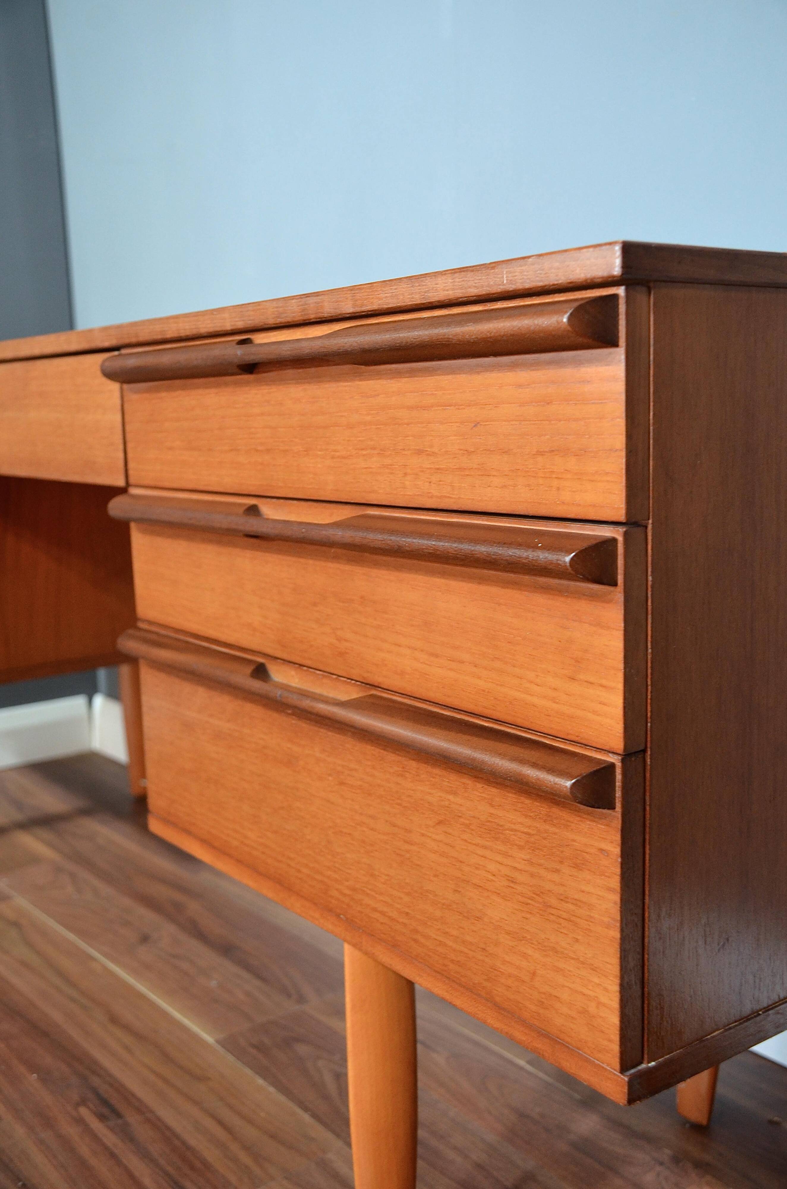 Vintage Avalon Mid Century Teak Desk / Dressing Table. Delivery. Modern / D