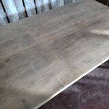 Farm table