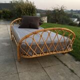 Rattan bed
