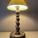 Lampe en bois ancienne