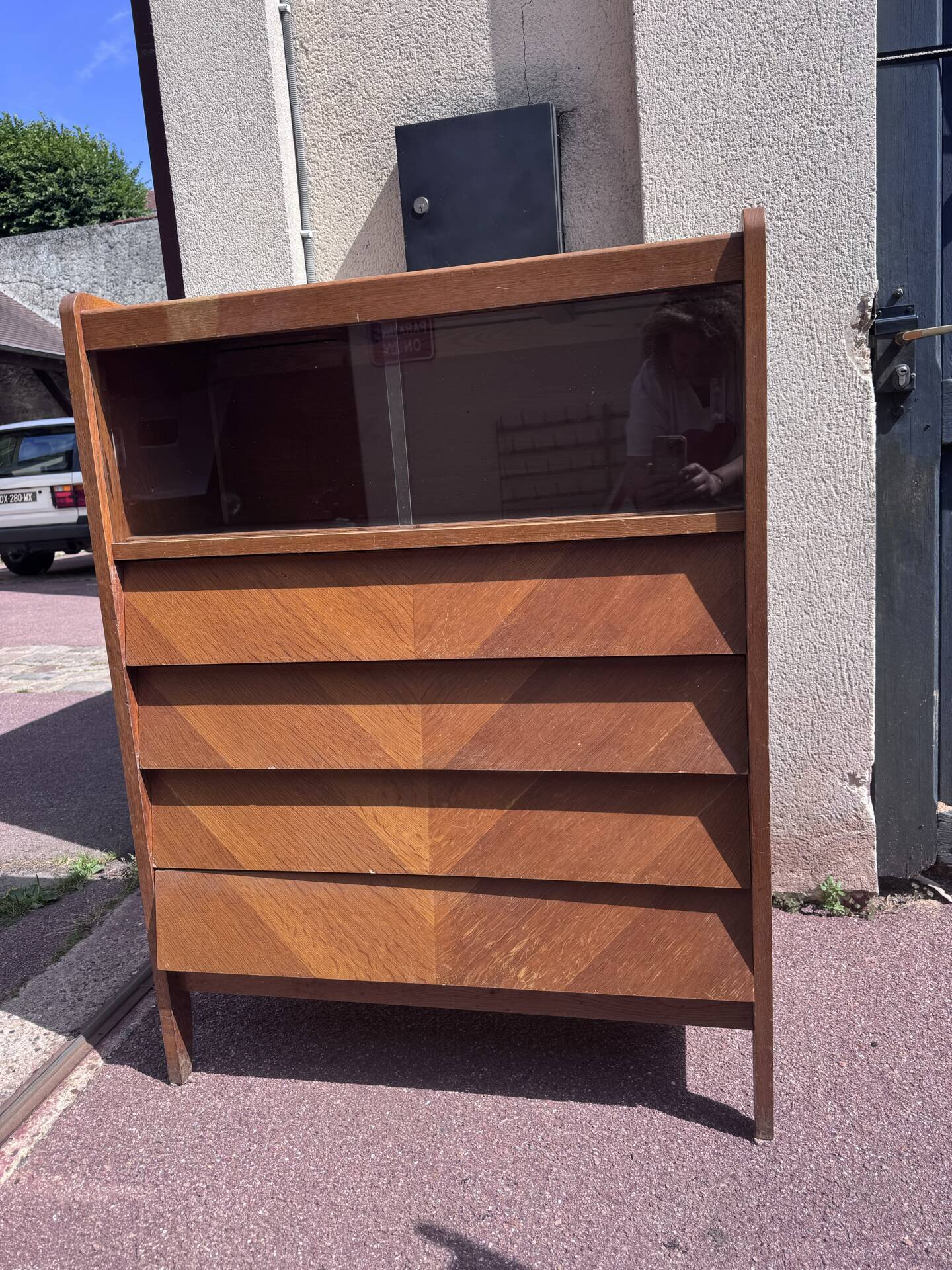 Glass cabinet