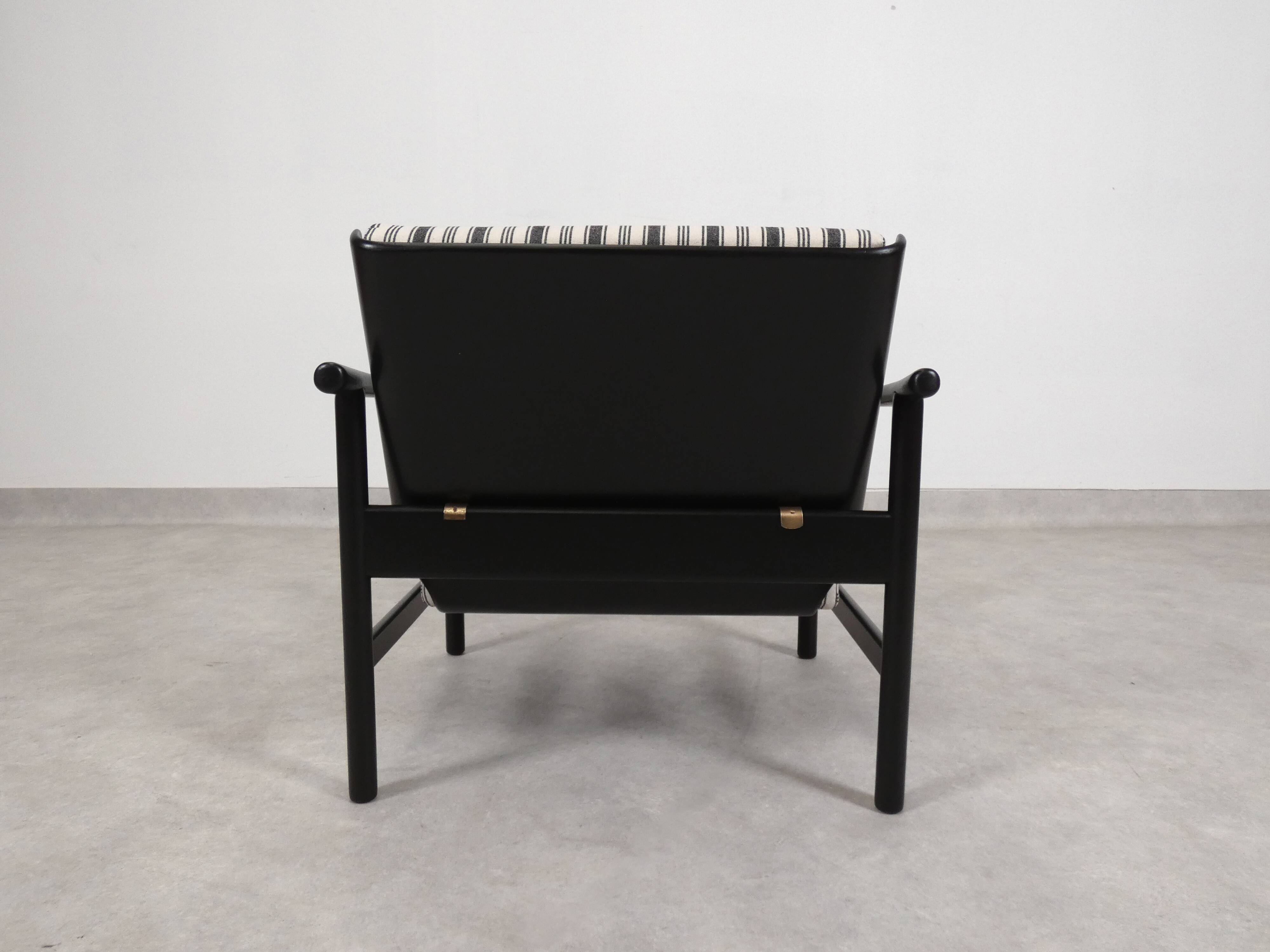 Wooden Scandianvian arm chair