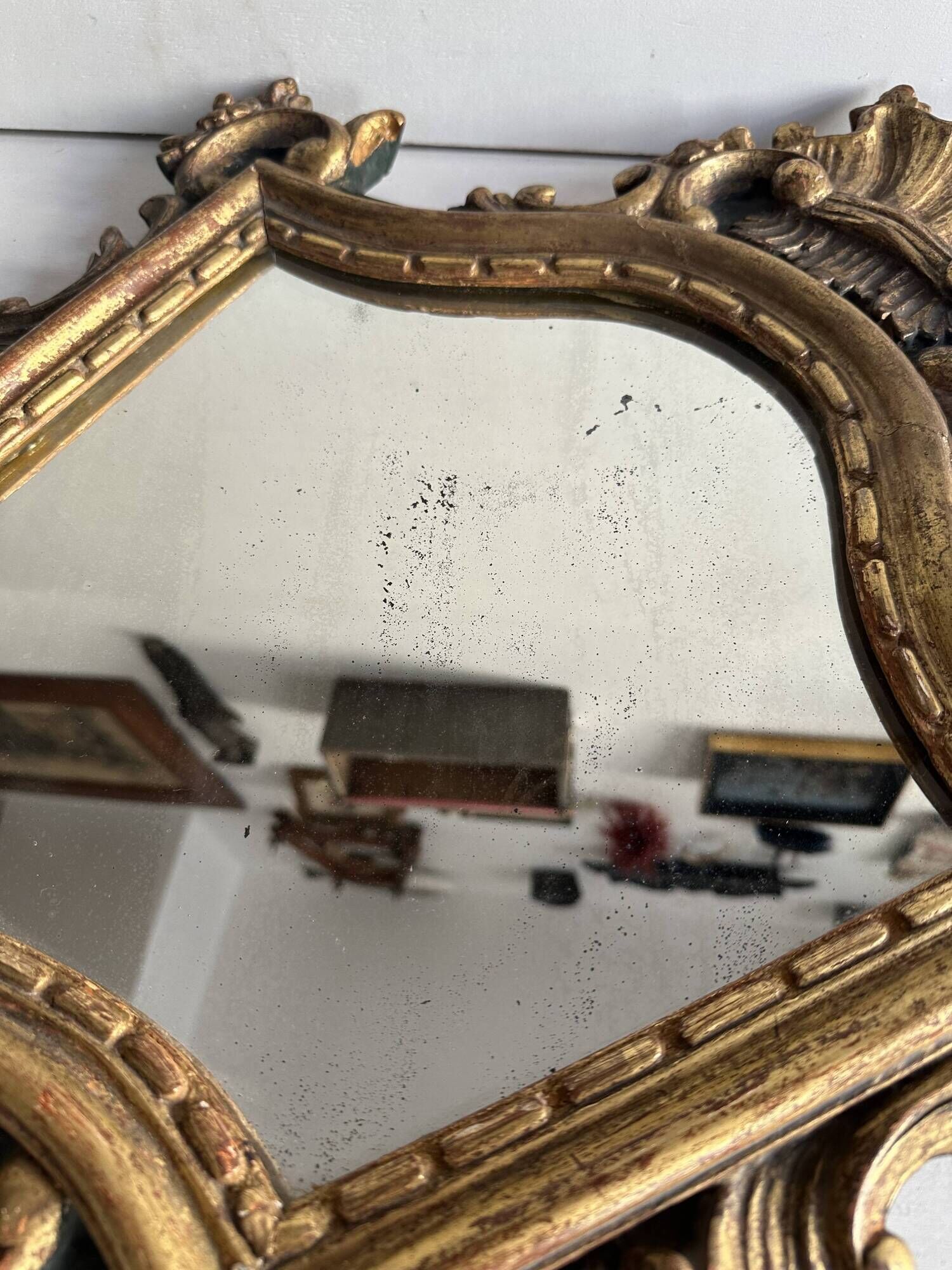 Antique baroque mirror in carved and gilded wood, 19th century