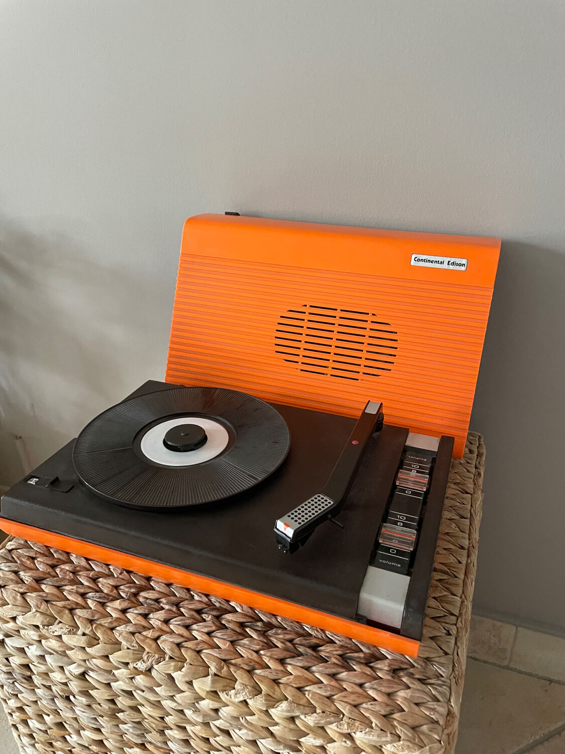 Edison continental record player