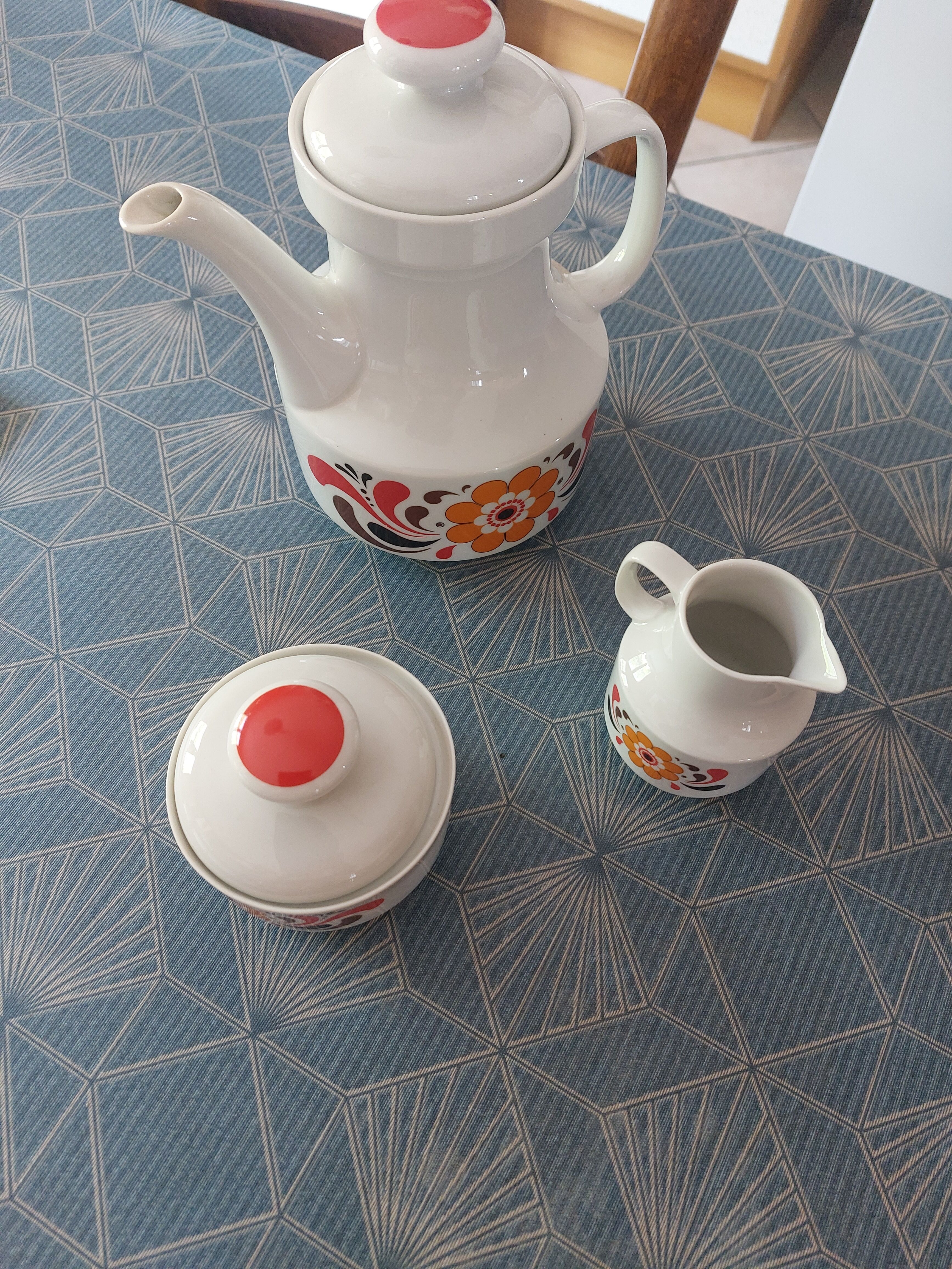 Vintage café service