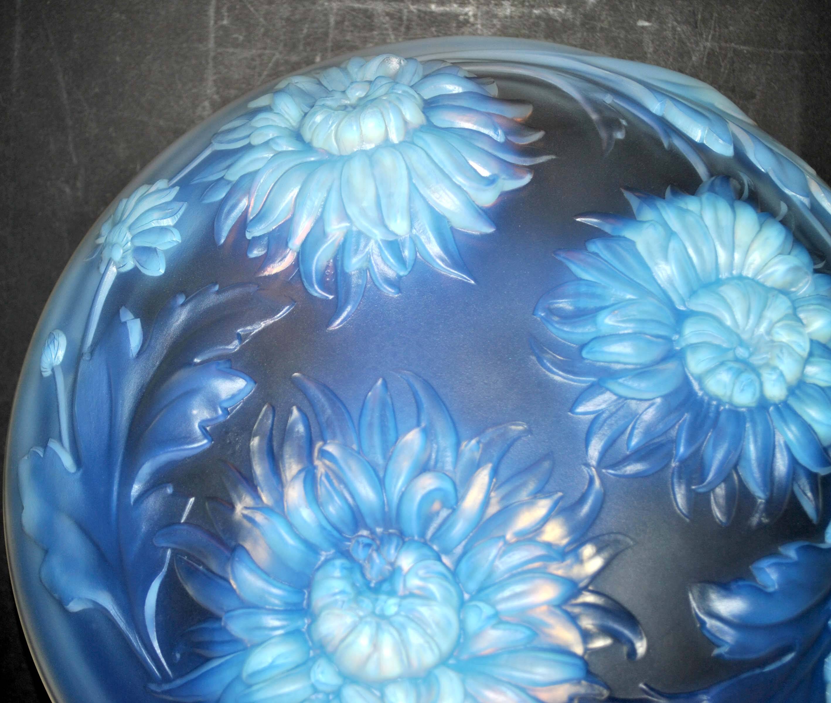 Art deco "dahlia" basin cup in opalescent glass sabino etling verlys? 1920