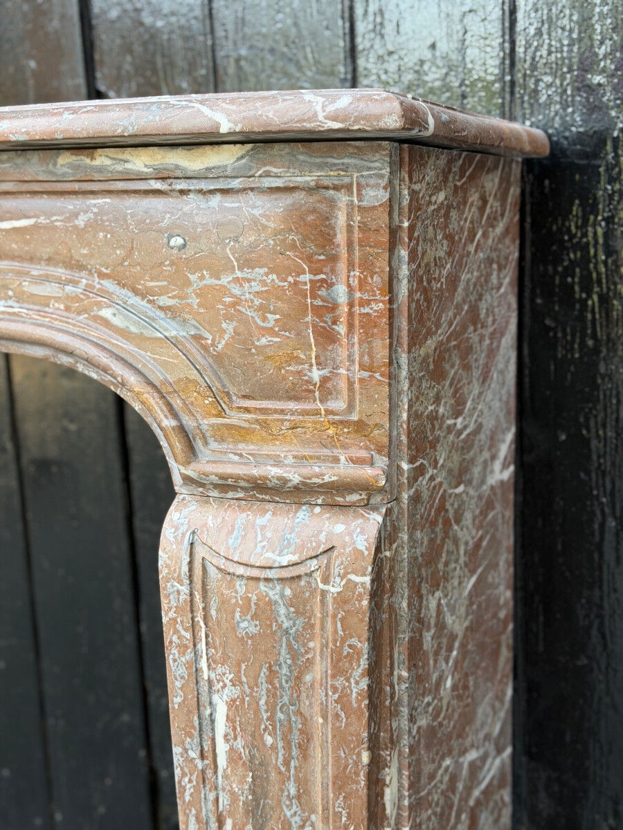 Louis XV fireplace in Rance marble from the 18th century