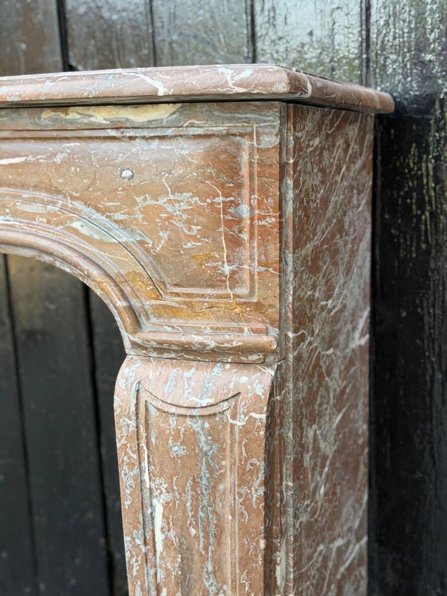 Louis XV fireplace in Rance marble from the 18th century