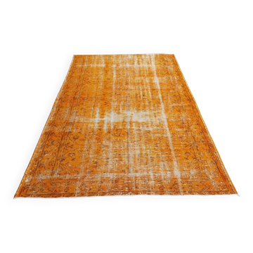 Tapis vintage orange surteint