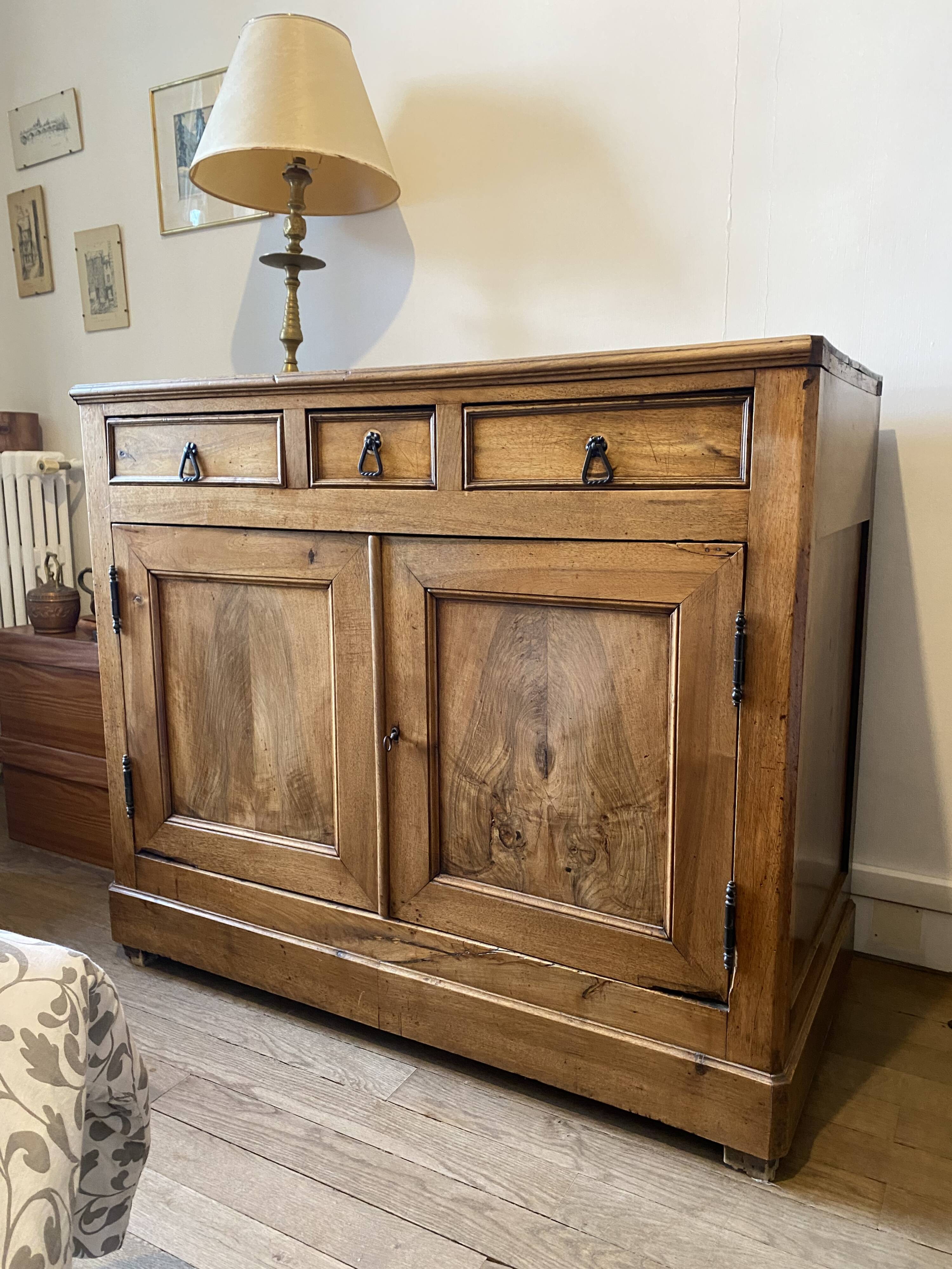 Antique solid wood sideboard – 2 doors, 3 drawers
