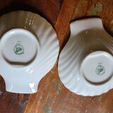 Porcelain scallop shell